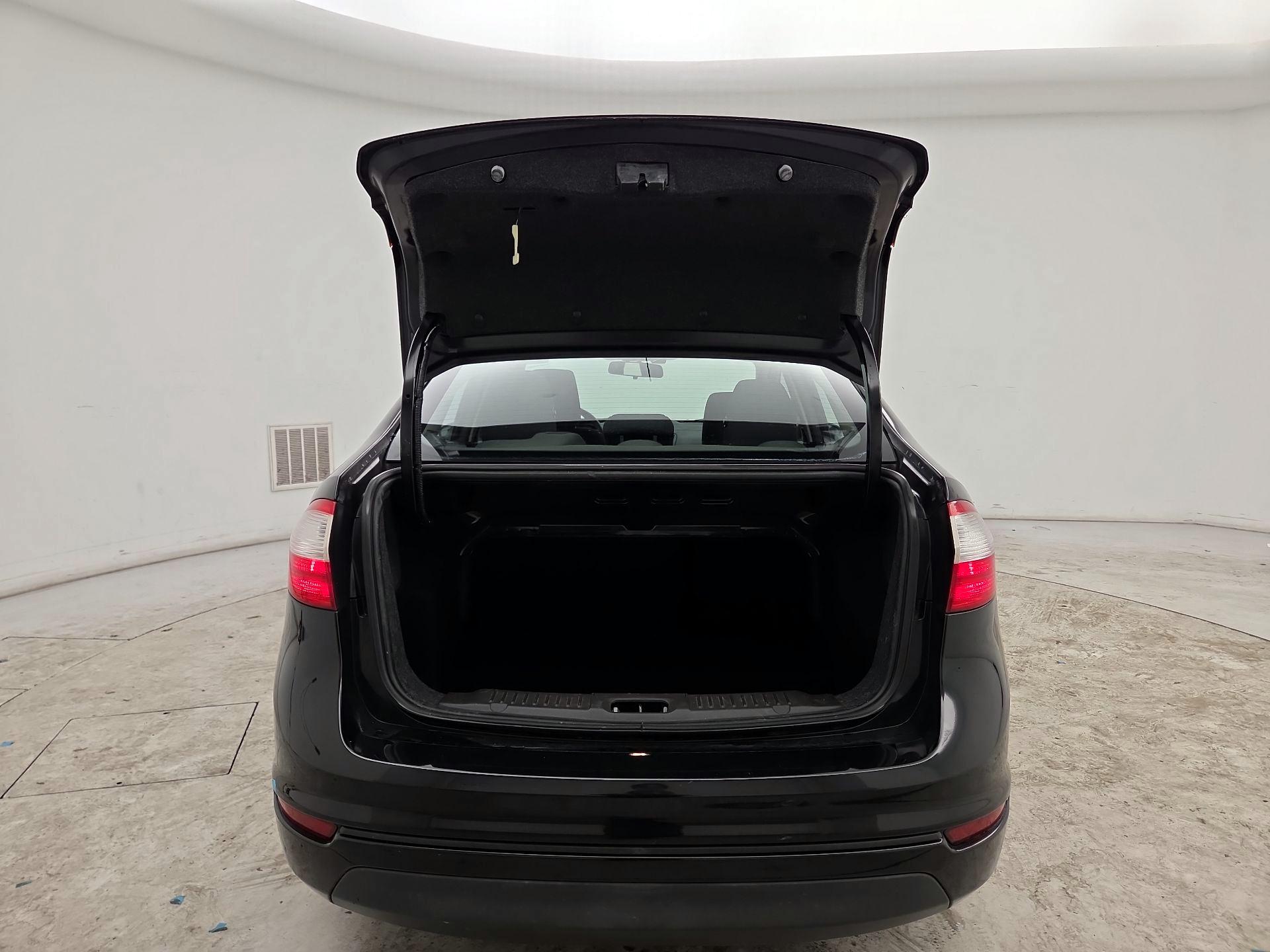 Thumbnail: 2015 Ford Fiesta - 18