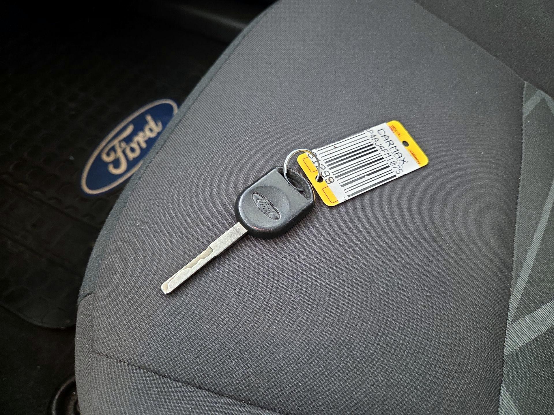 Thumbnail: 2015 Ford Fiesta - 20