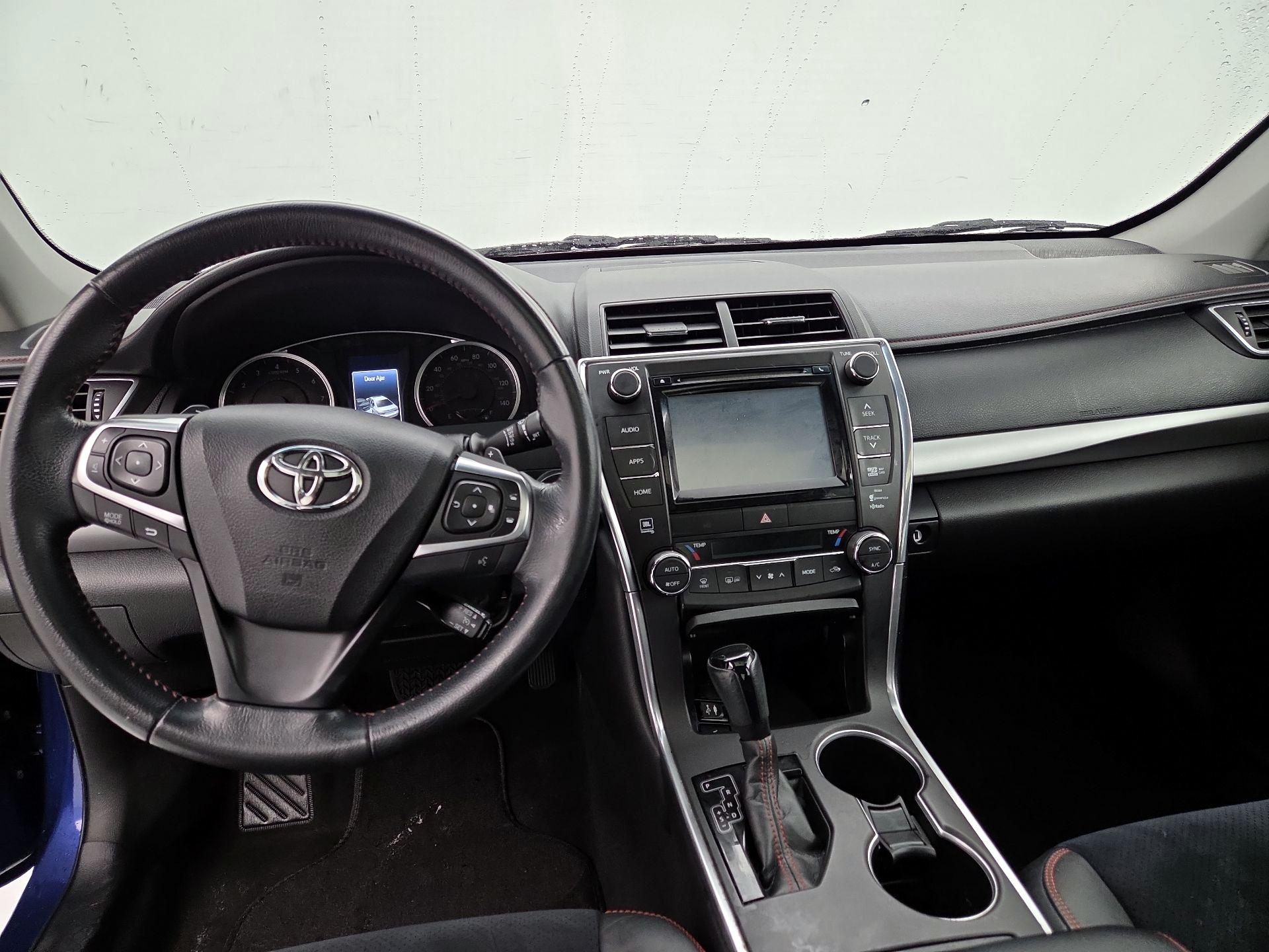Thumbnail: 2015 Toyota Camry - 9