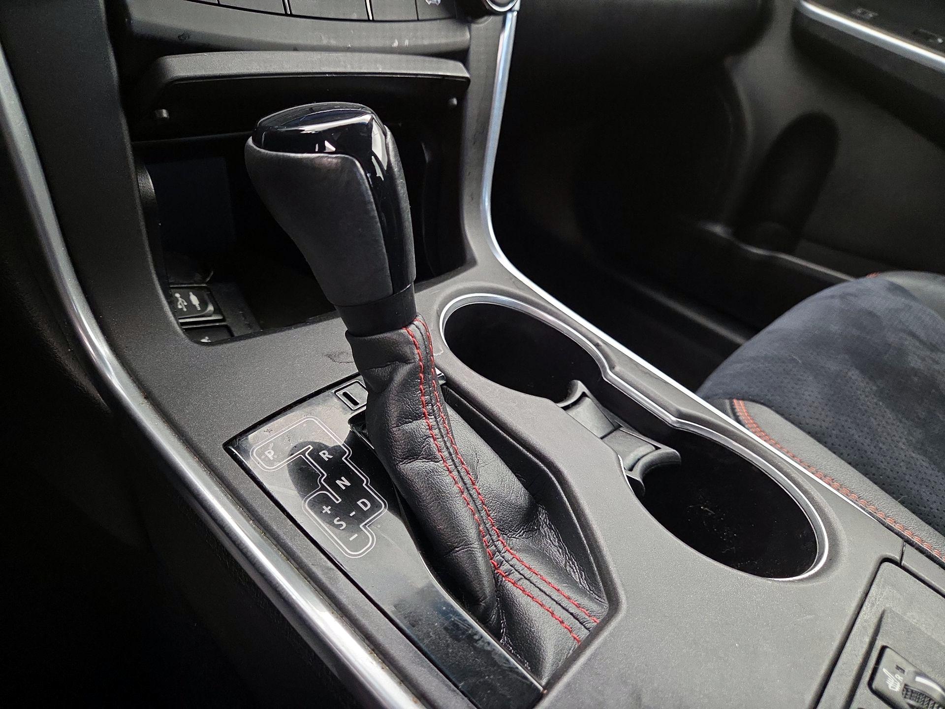 Thumbnail: 2015 Toyota Camry - 16