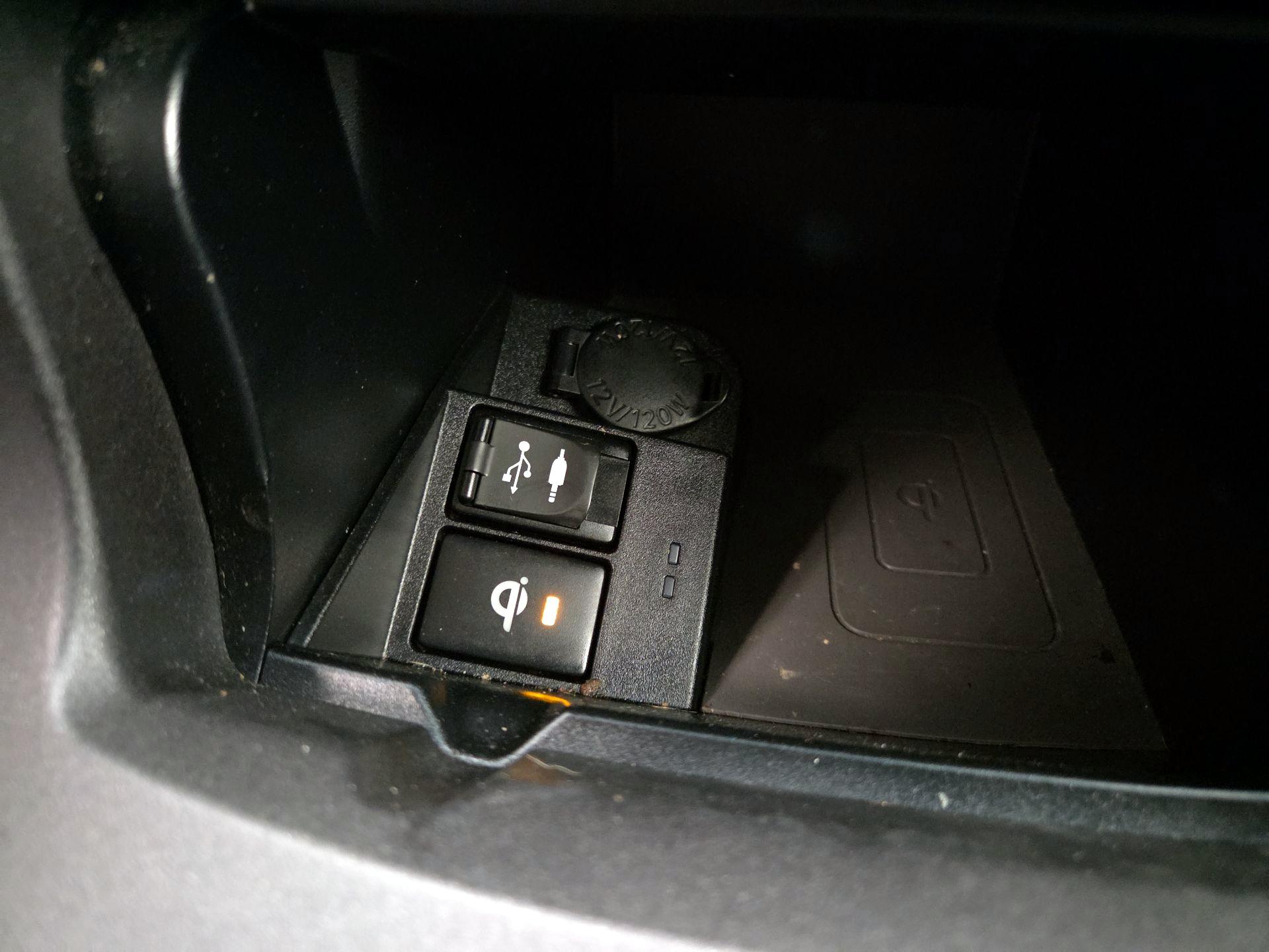 Thumbnail: 2015 Toyota Camry - 17