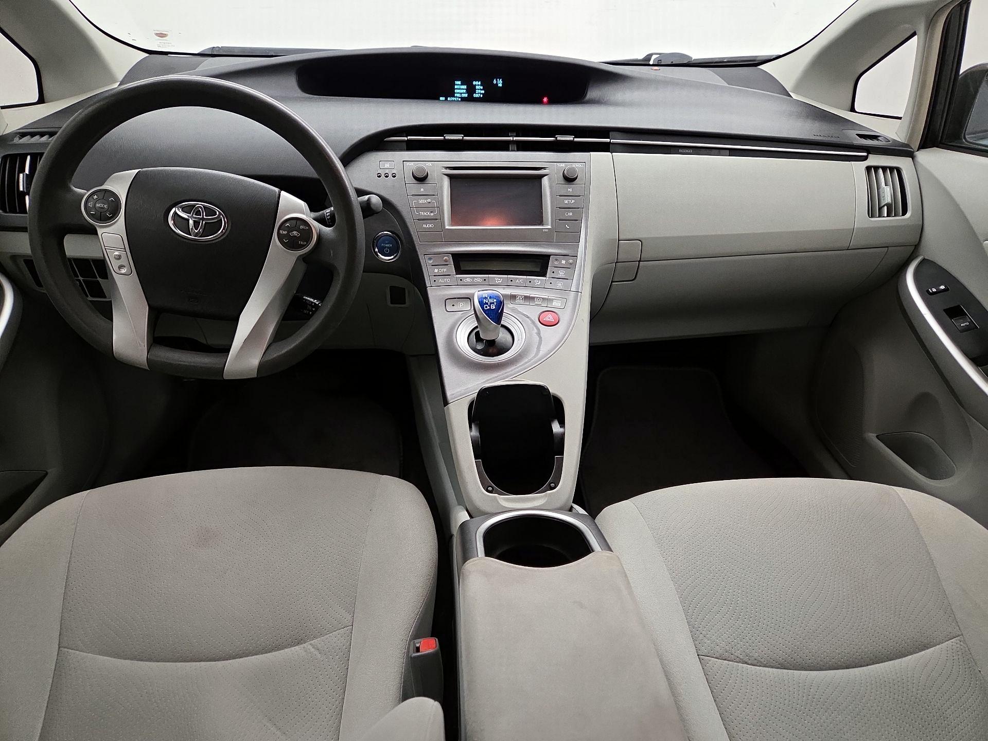 Thumbnail: 2015 Toyota Prius - 9