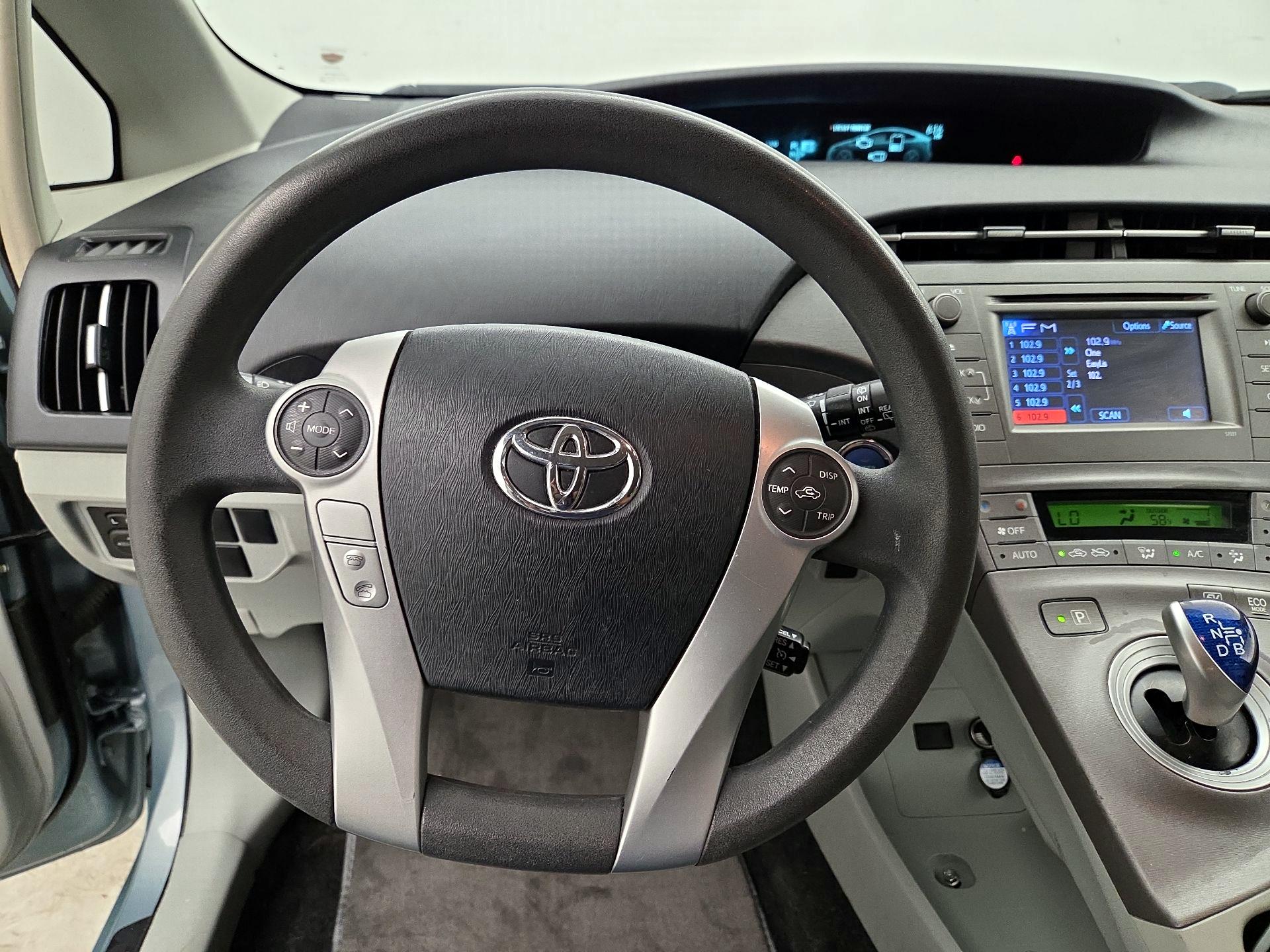 Thumbnail: 2015 Toyota Prius - 10