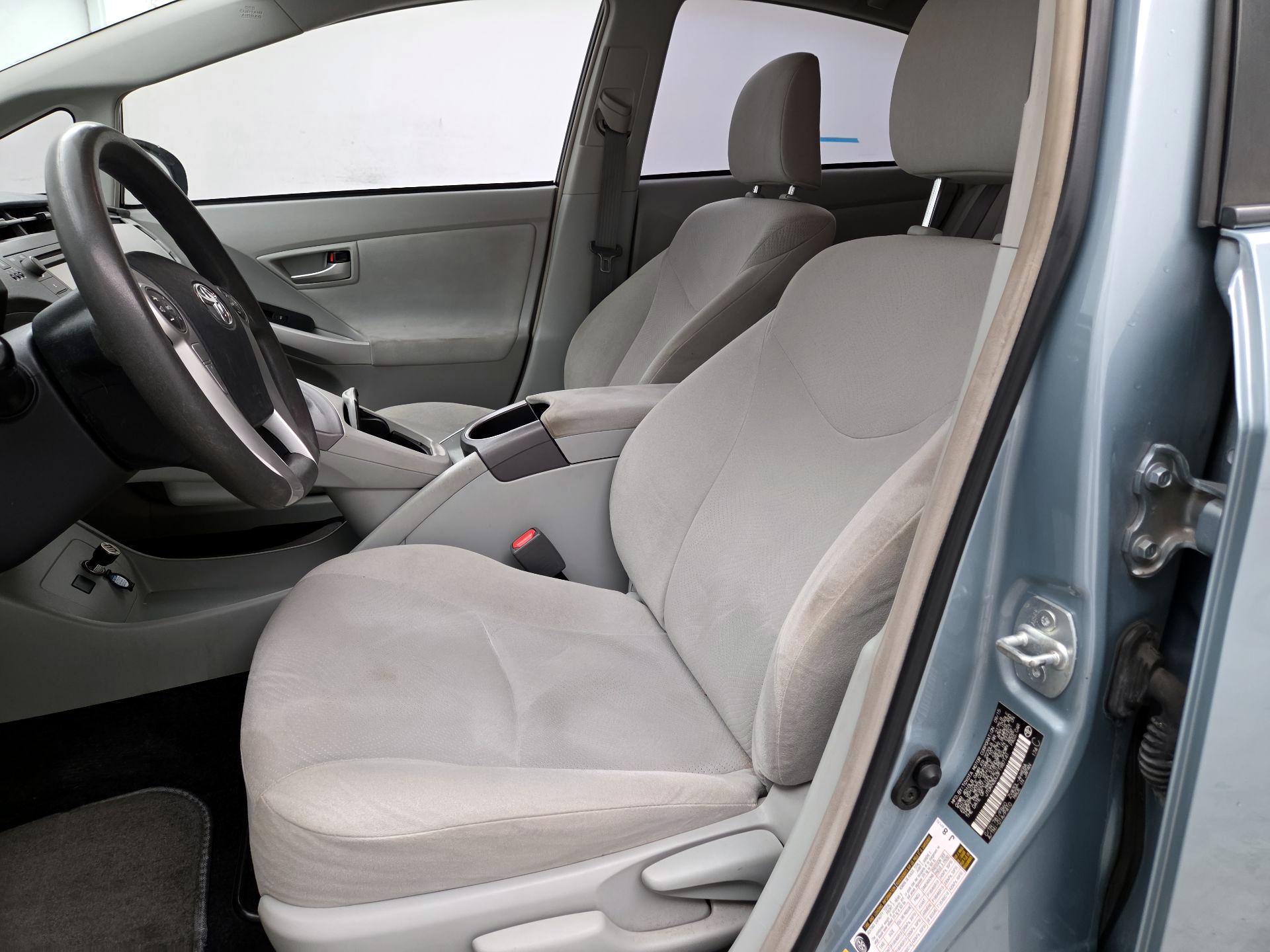 Thumbnail: 2015 Toyota Prius - 11