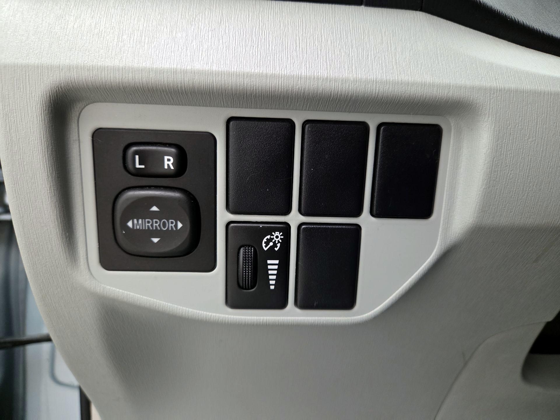 Thumbnail: 2015 Toyota Prius - 13