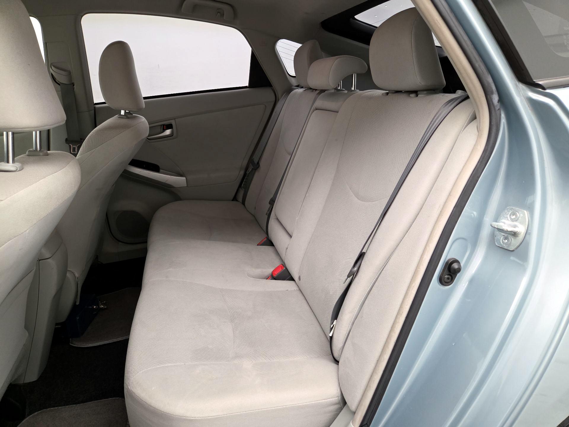 Thumbnail: 2015 Toyota Prius - 18