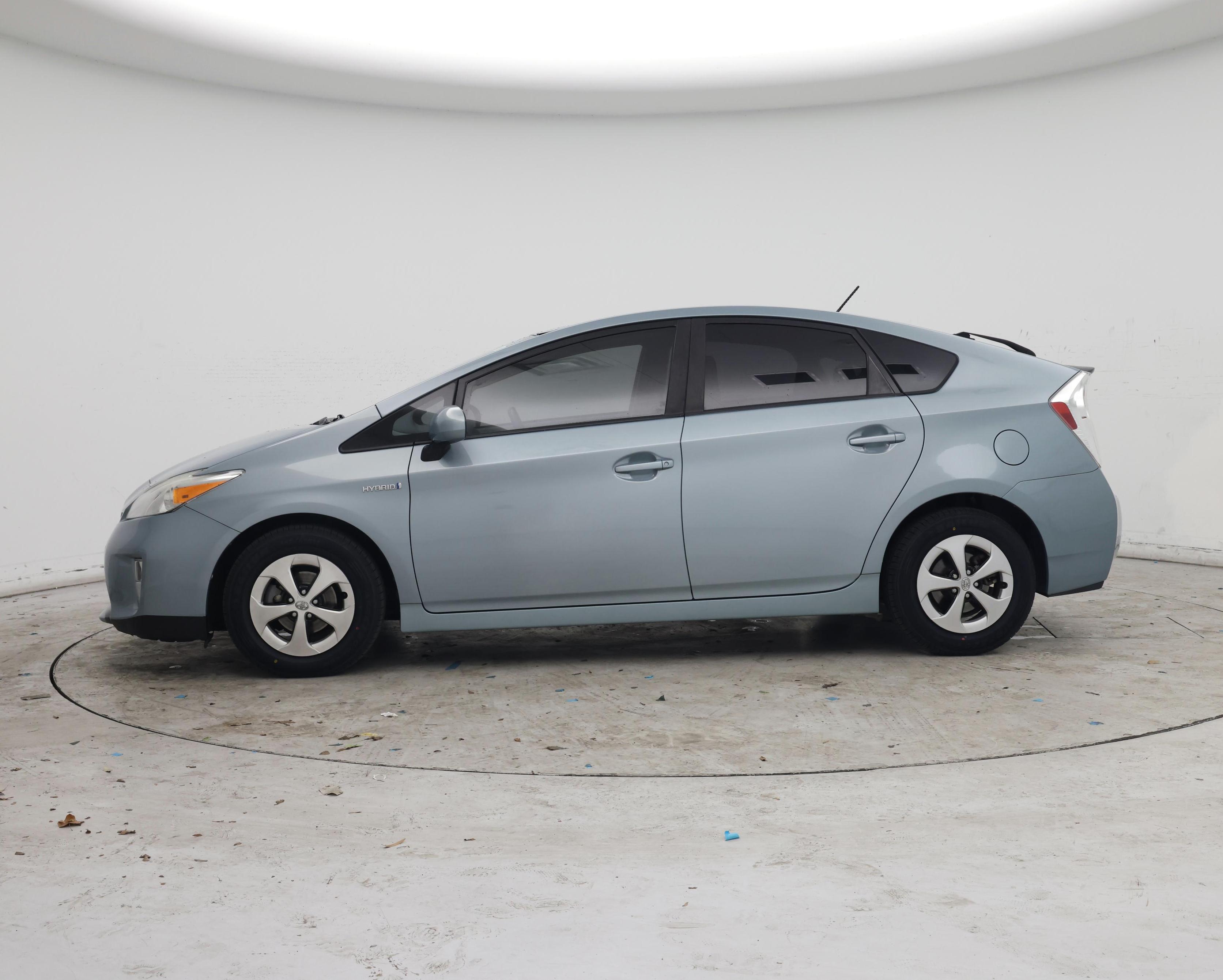 Thumbnail: 2015 Toyota Prius - 3