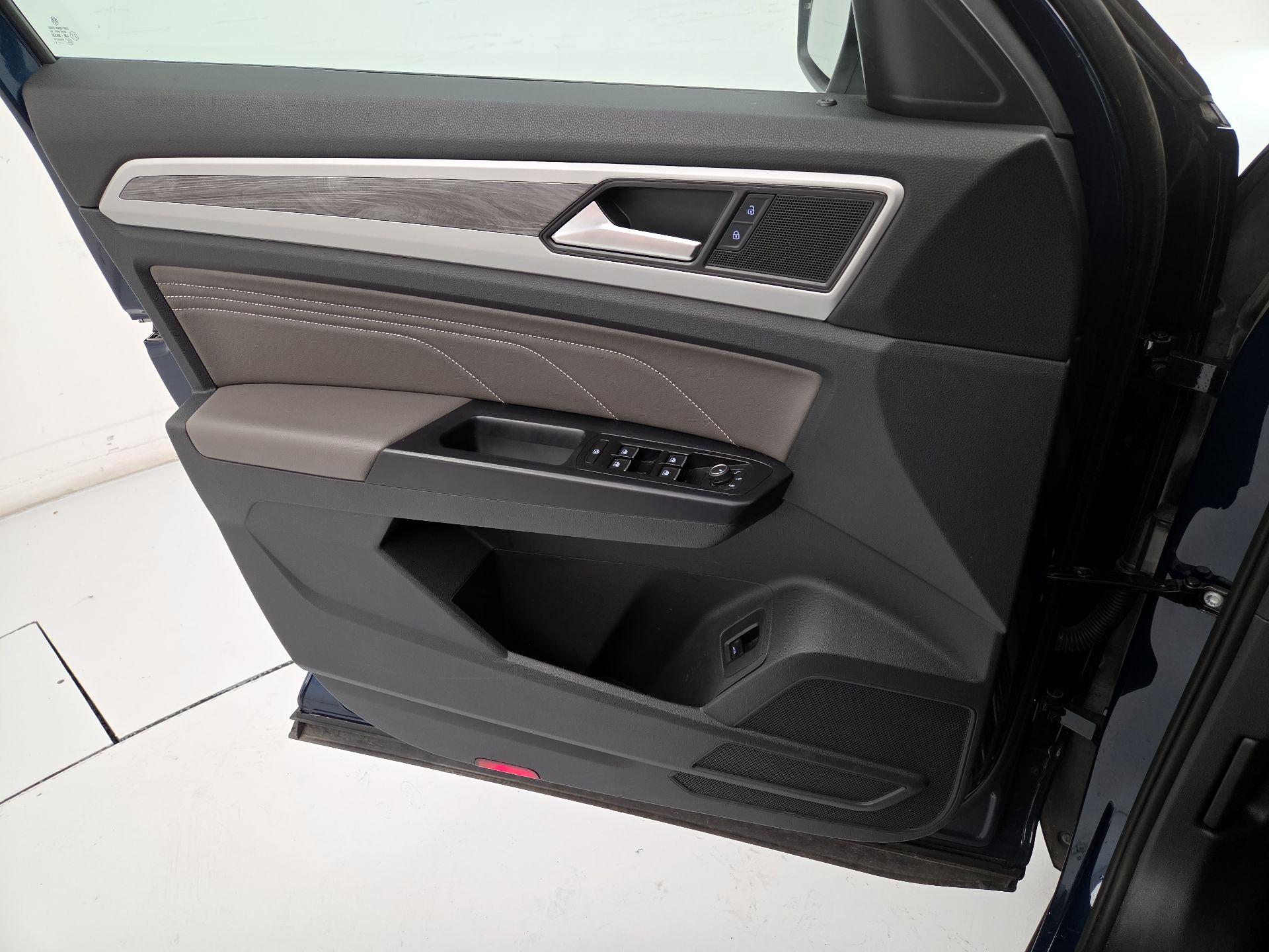 Thumbnail: 2021 Volkswagen Atlas - 12