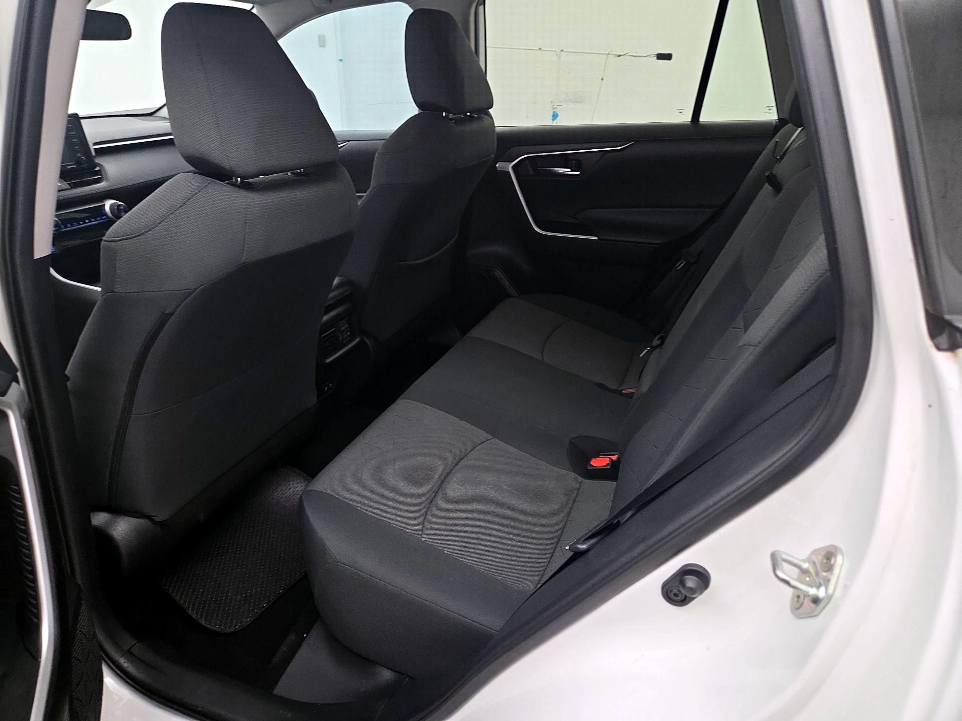 Thumbnail: 2020 Toyota RAV4 - 19