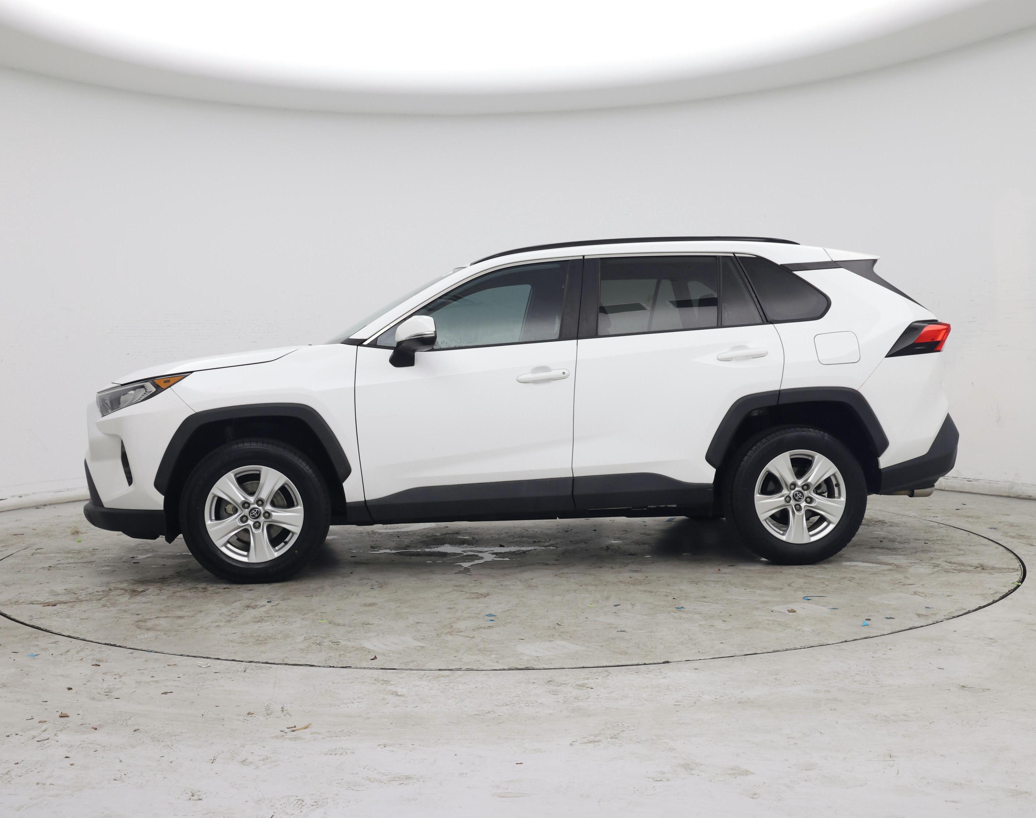 Thumbnail: 2020 Toyota RAV4 - 3