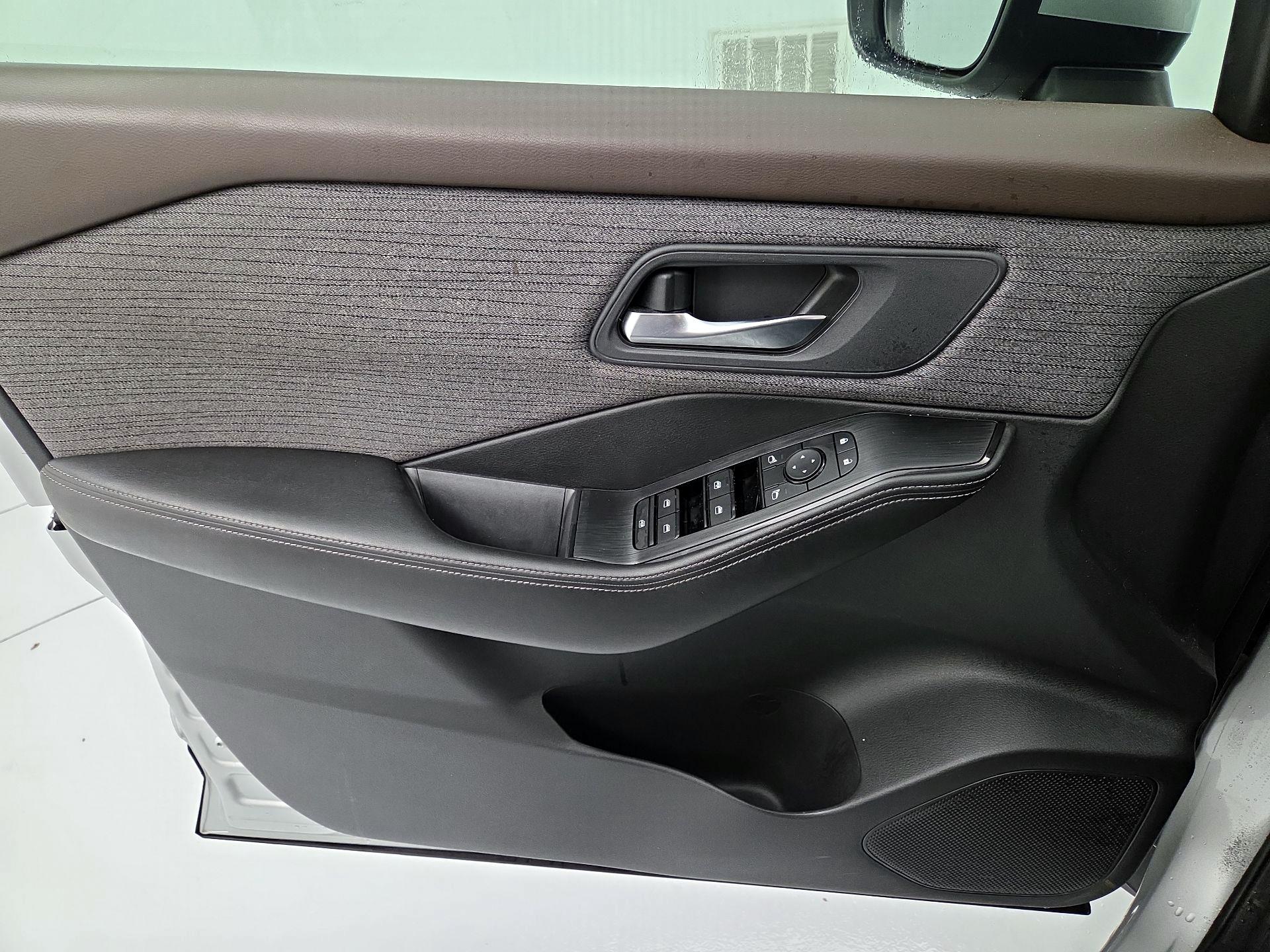 Thumbnail: 2022 Nissan Rogue - 12