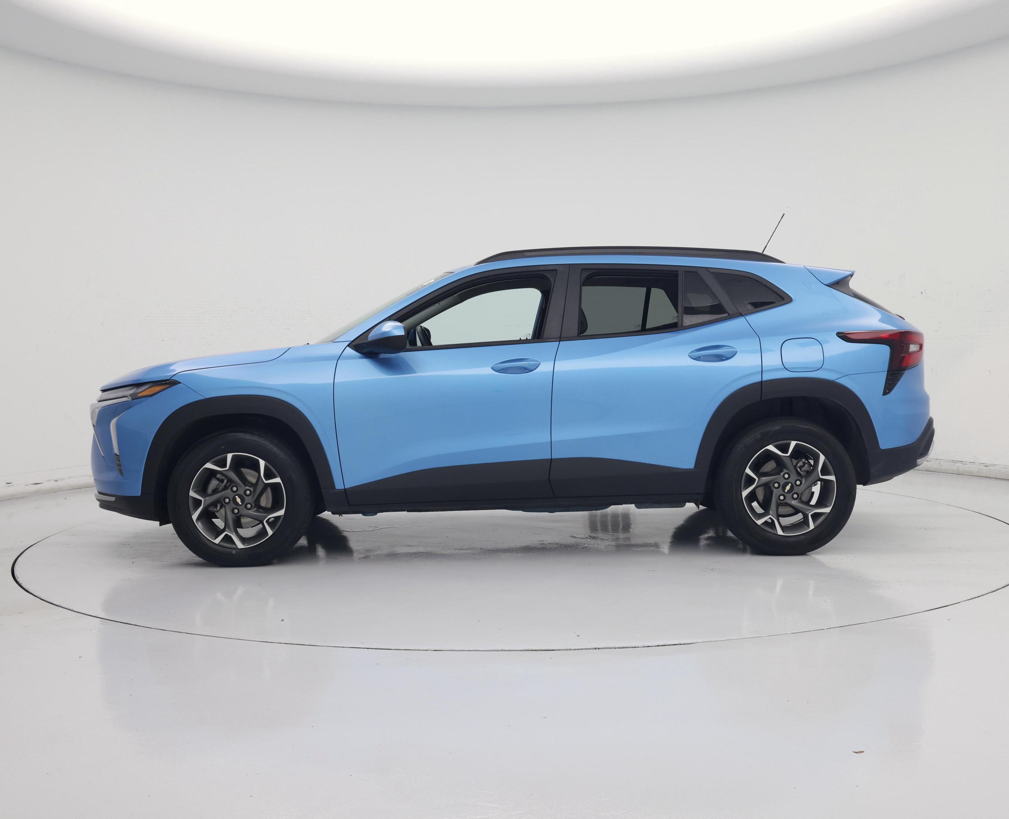 Thumbnail: 2025 Chevrolet Trax - 3