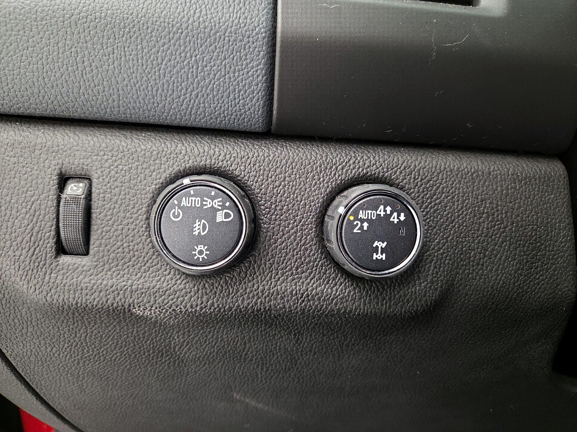 Thumbnail: 2021 Chevrolet Colorado - 13