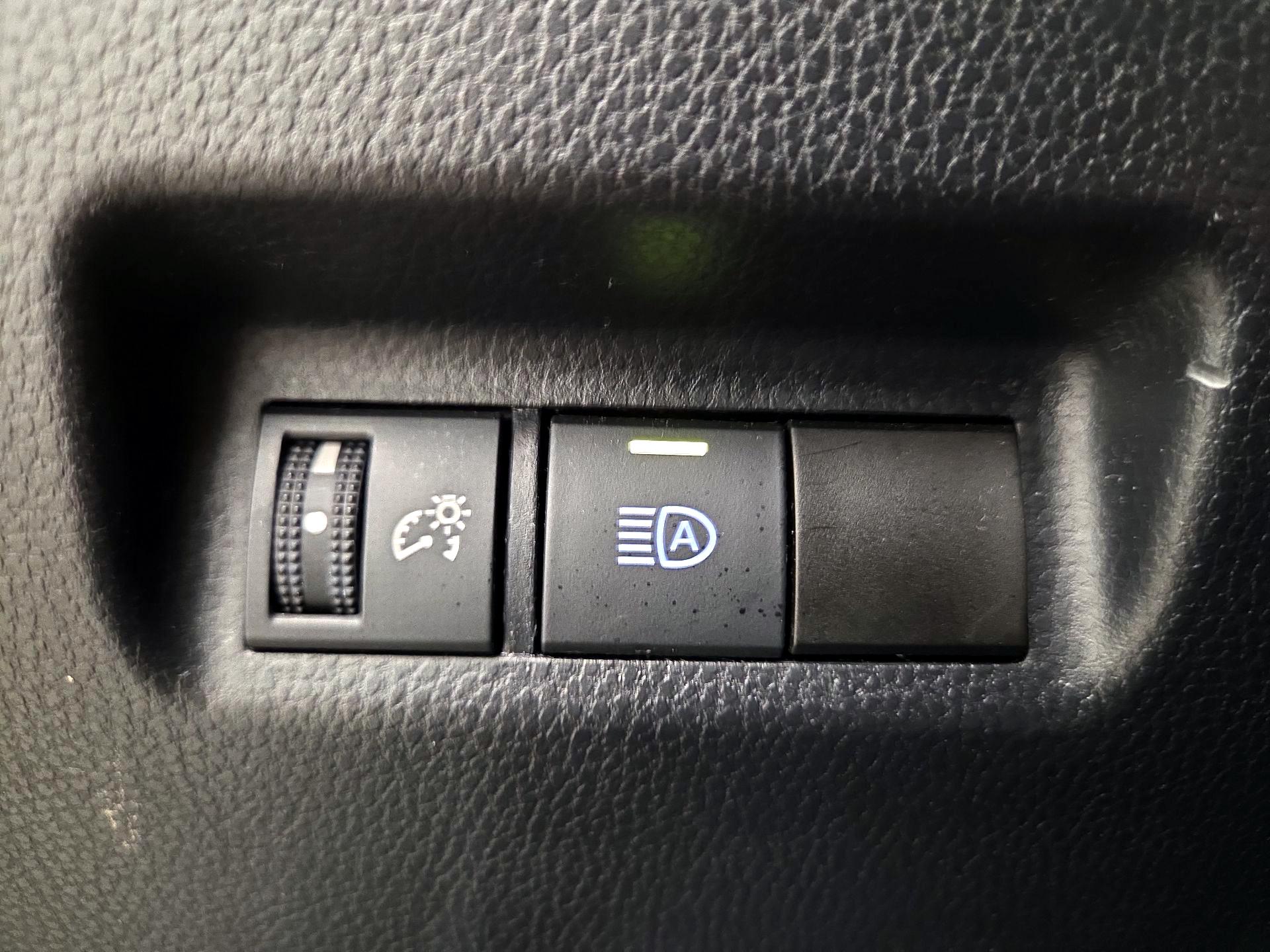 Thumbnail: 2019 Toyota RAV4 - 13