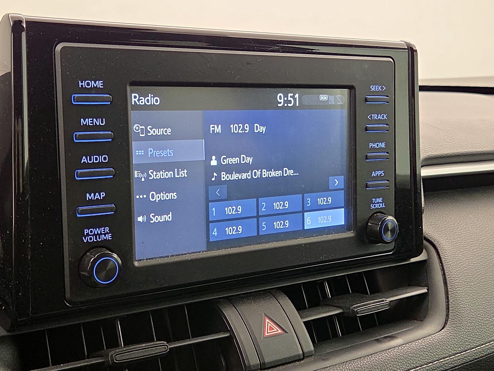 Thumbnail: 2019 Toyota RAV4 - 15