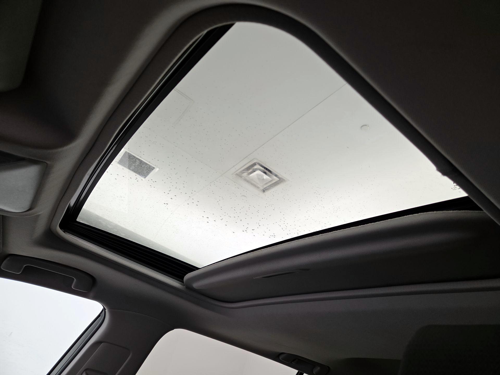 Thumbnail: 2019 Toyota RAV4 - 19