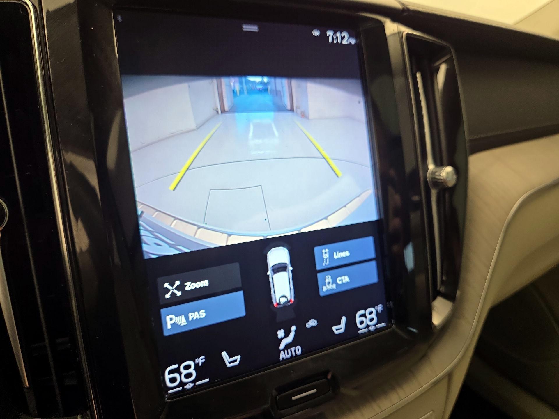 Thumbnail: 2020 Volvo XC60 - 14