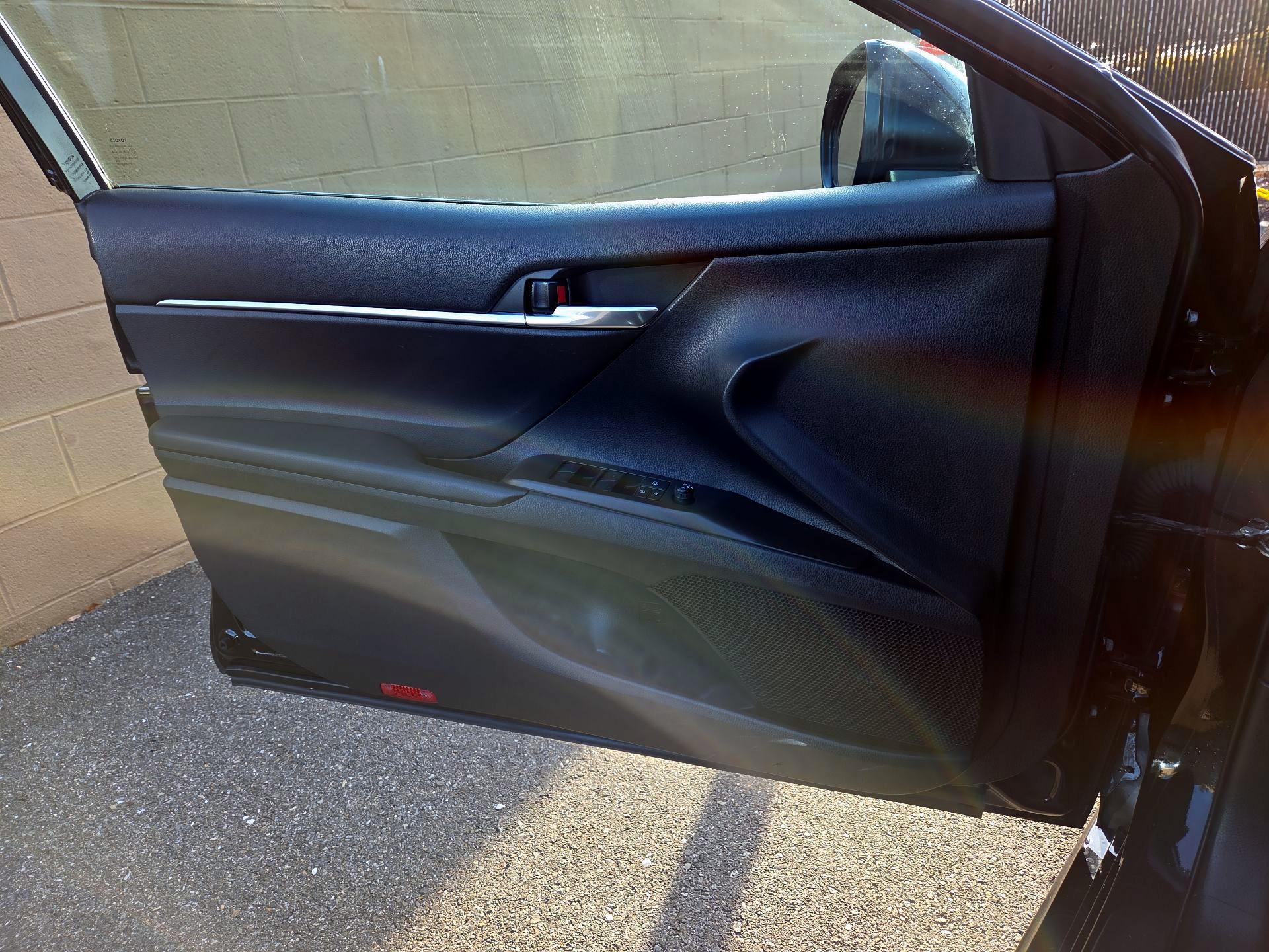 Thumbnail: 2022 Toyota Camry - 10