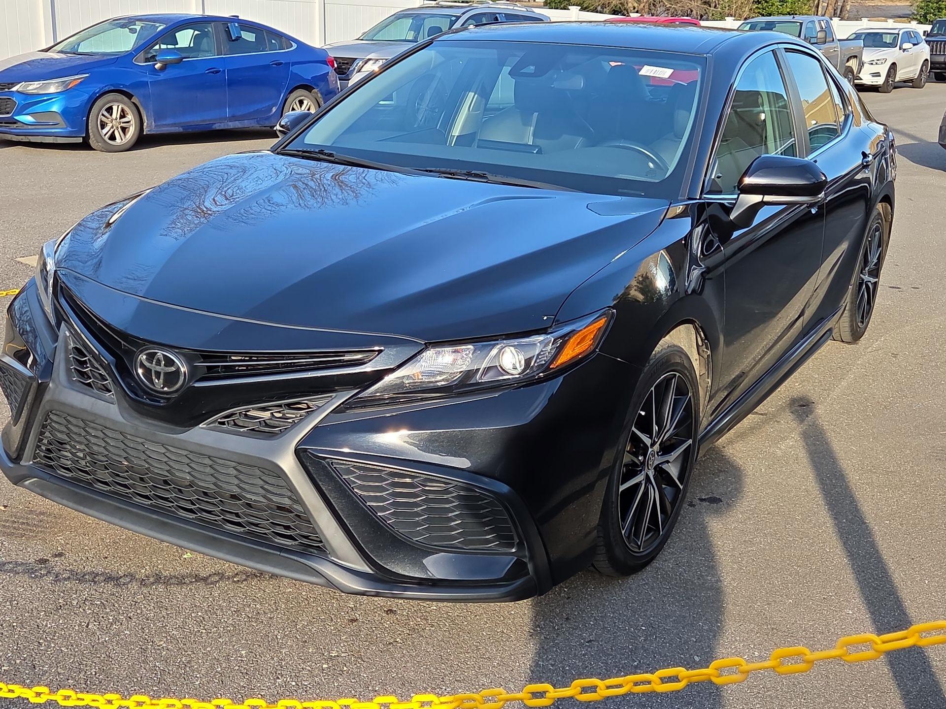 Thumbnail: 2022 Toyota Camry - 3
