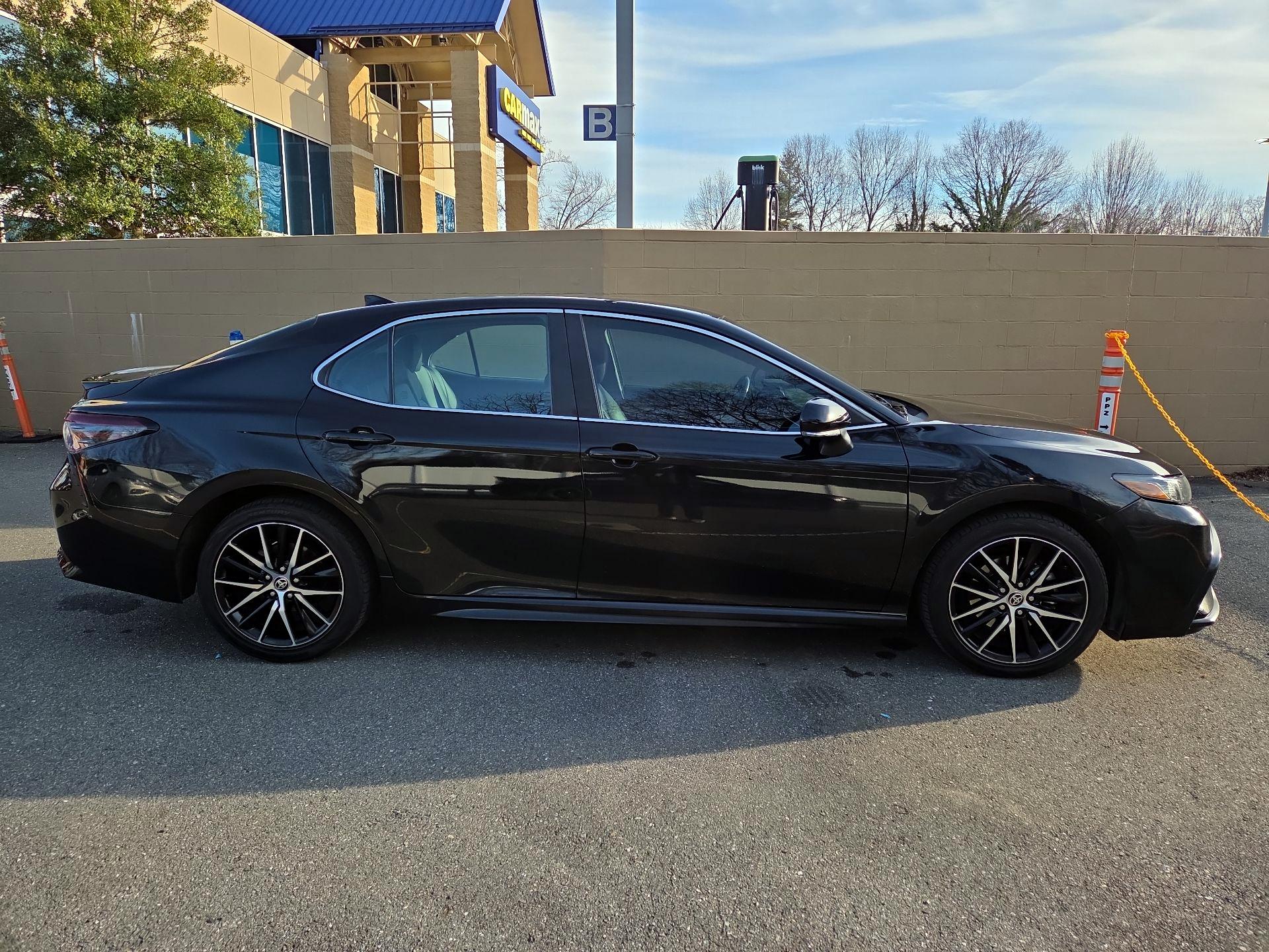 Thumbnail: 2022 Toyota Camry - 4