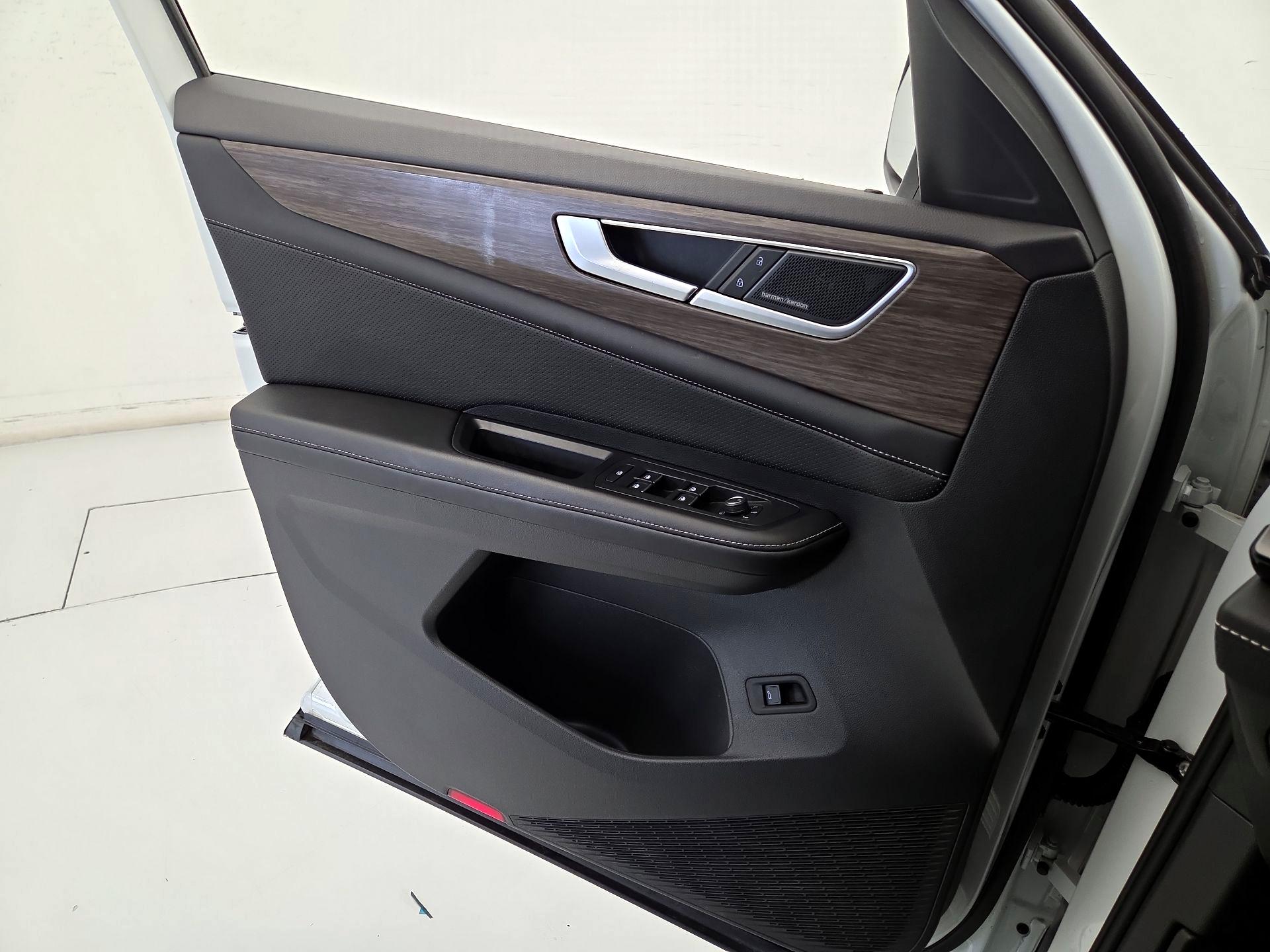 Thumbnail: 2024 Volkswagen Atlas - 12