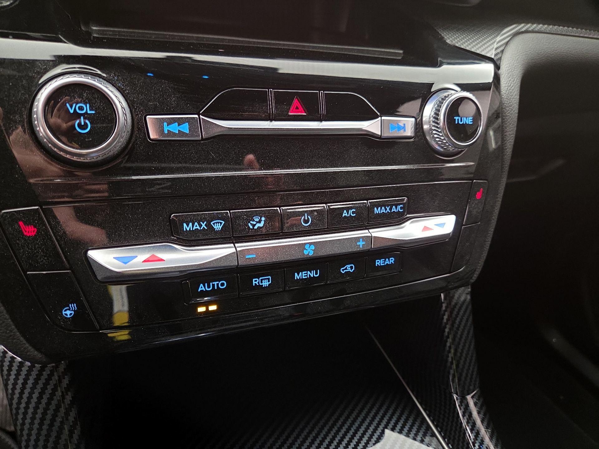 Thumbnail: 2023 Ford Explorer - 16