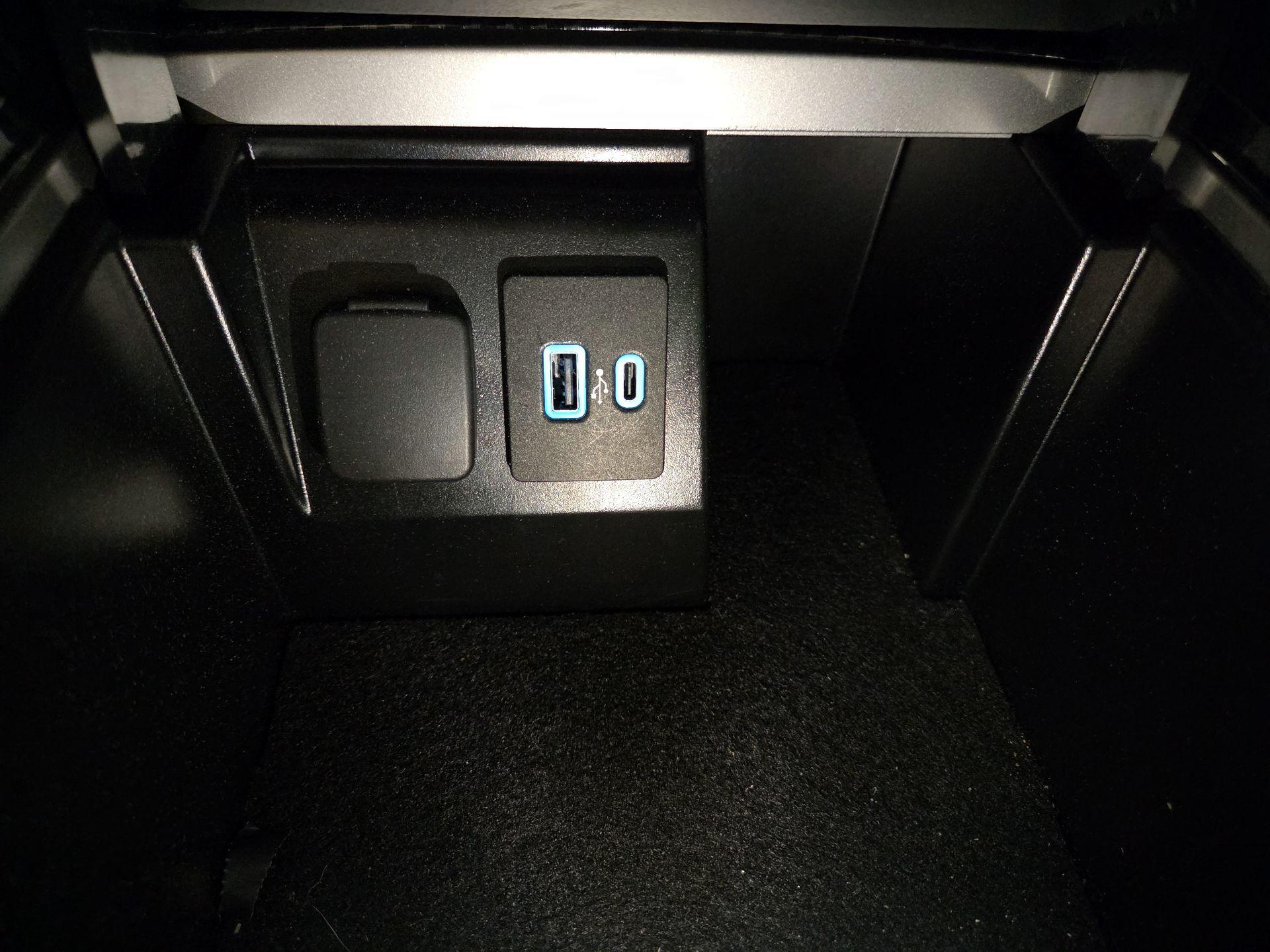 Thumbnail: 2023 Ford Explorer - 18