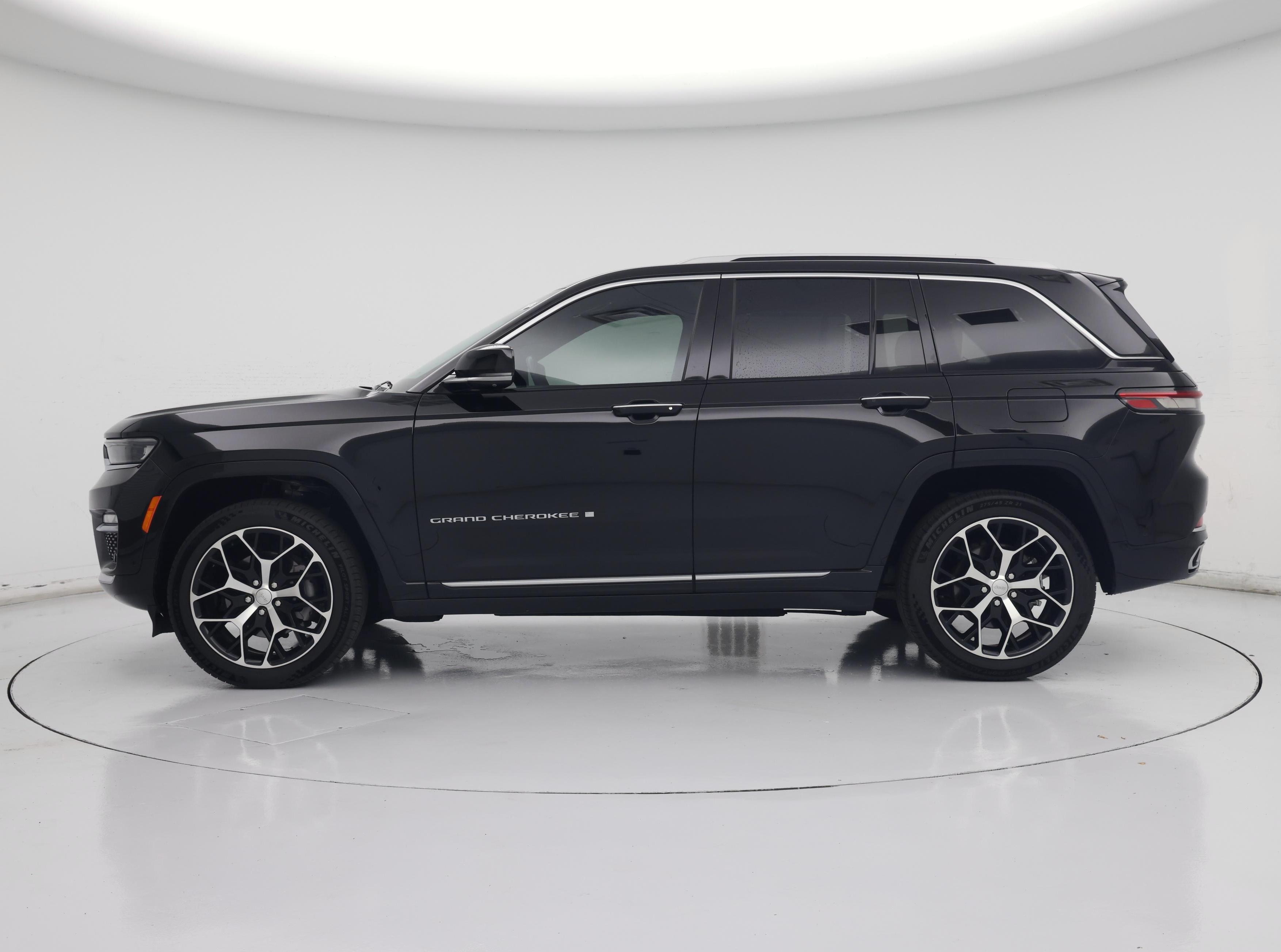 Thumbnail: 2023 Jeep Grand Cherokee - 3