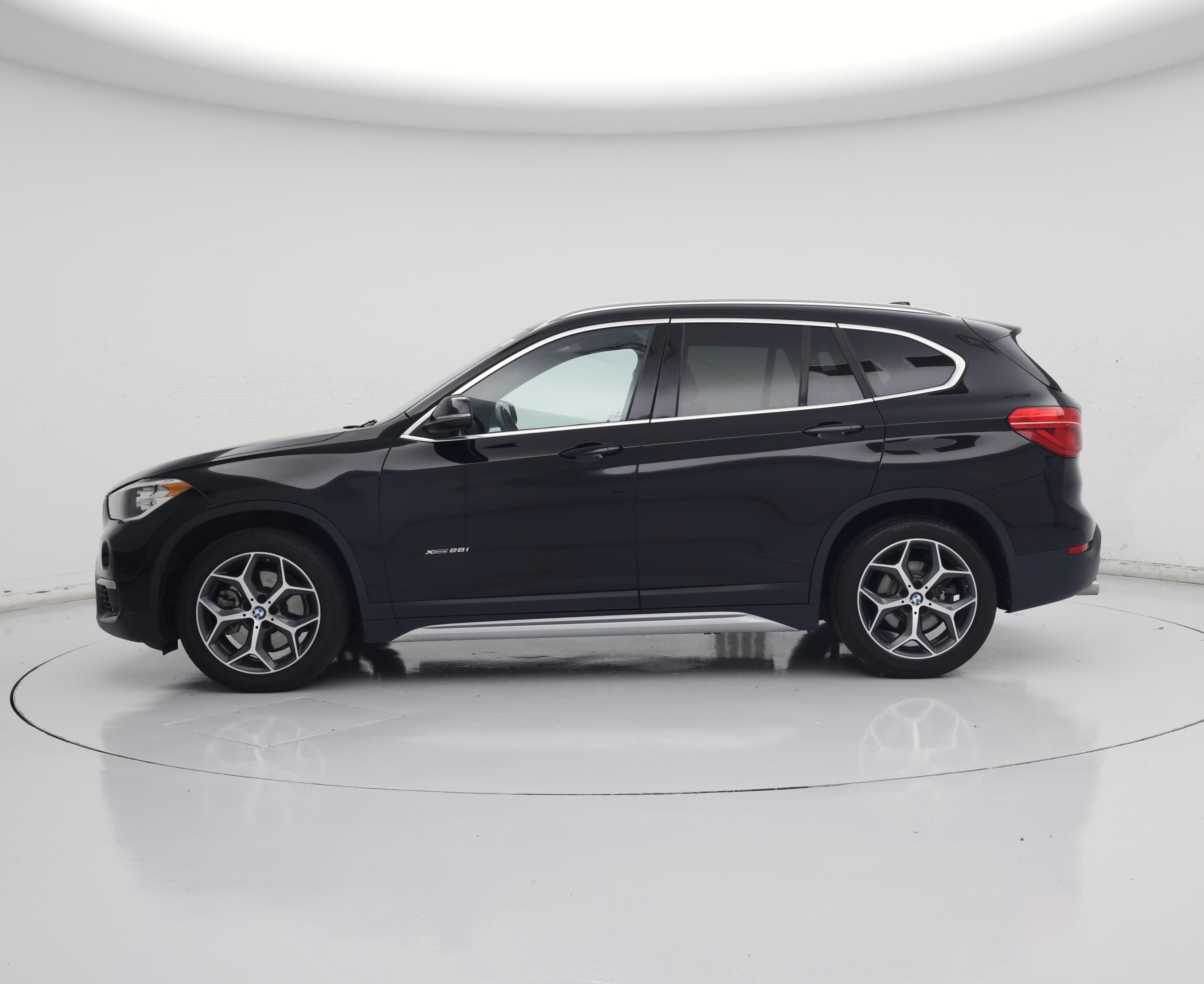 Thumbnail: 2018 BMW X1 - 3