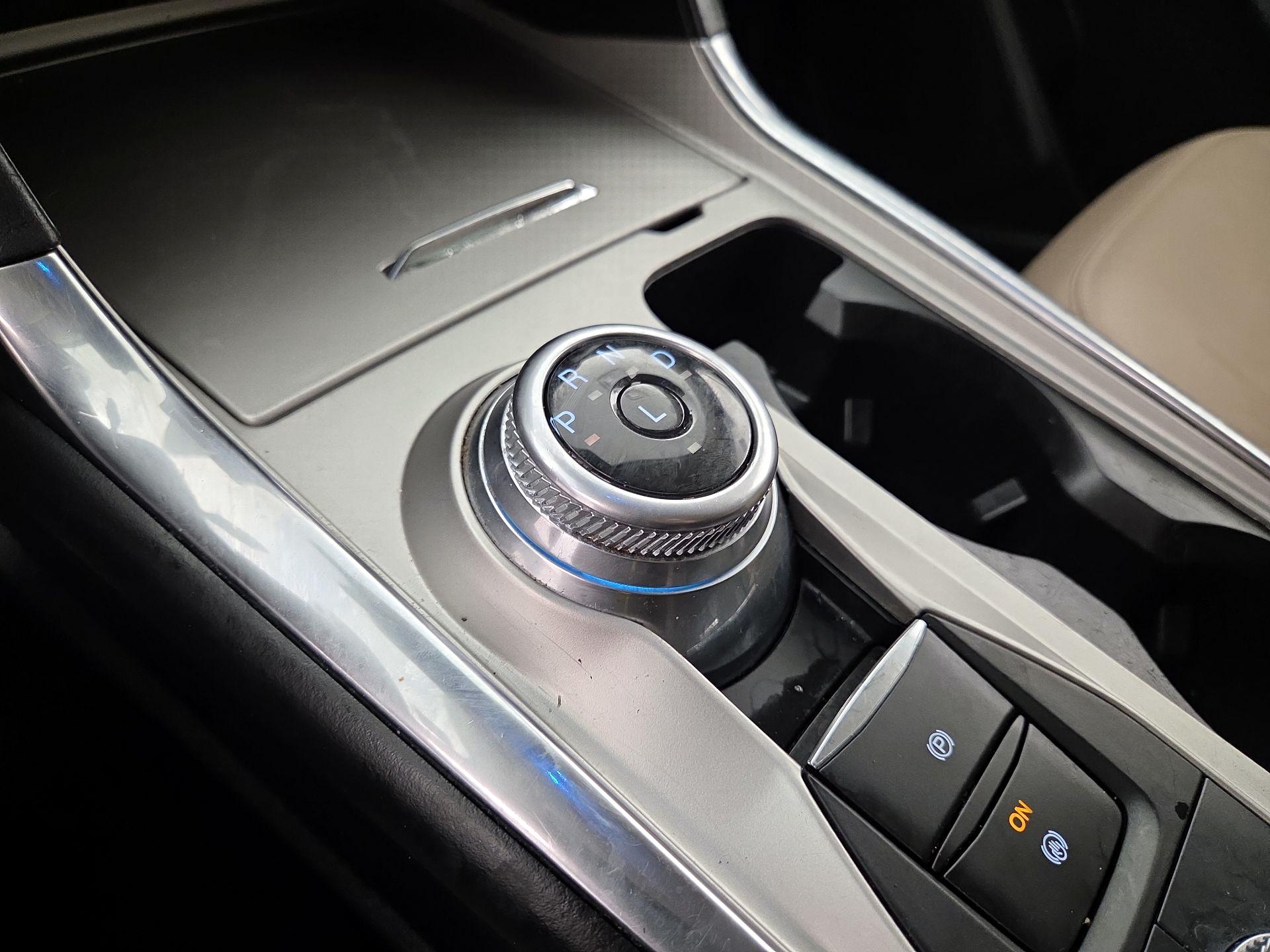 Thumbnail: 2021 Ford Explorer - 17