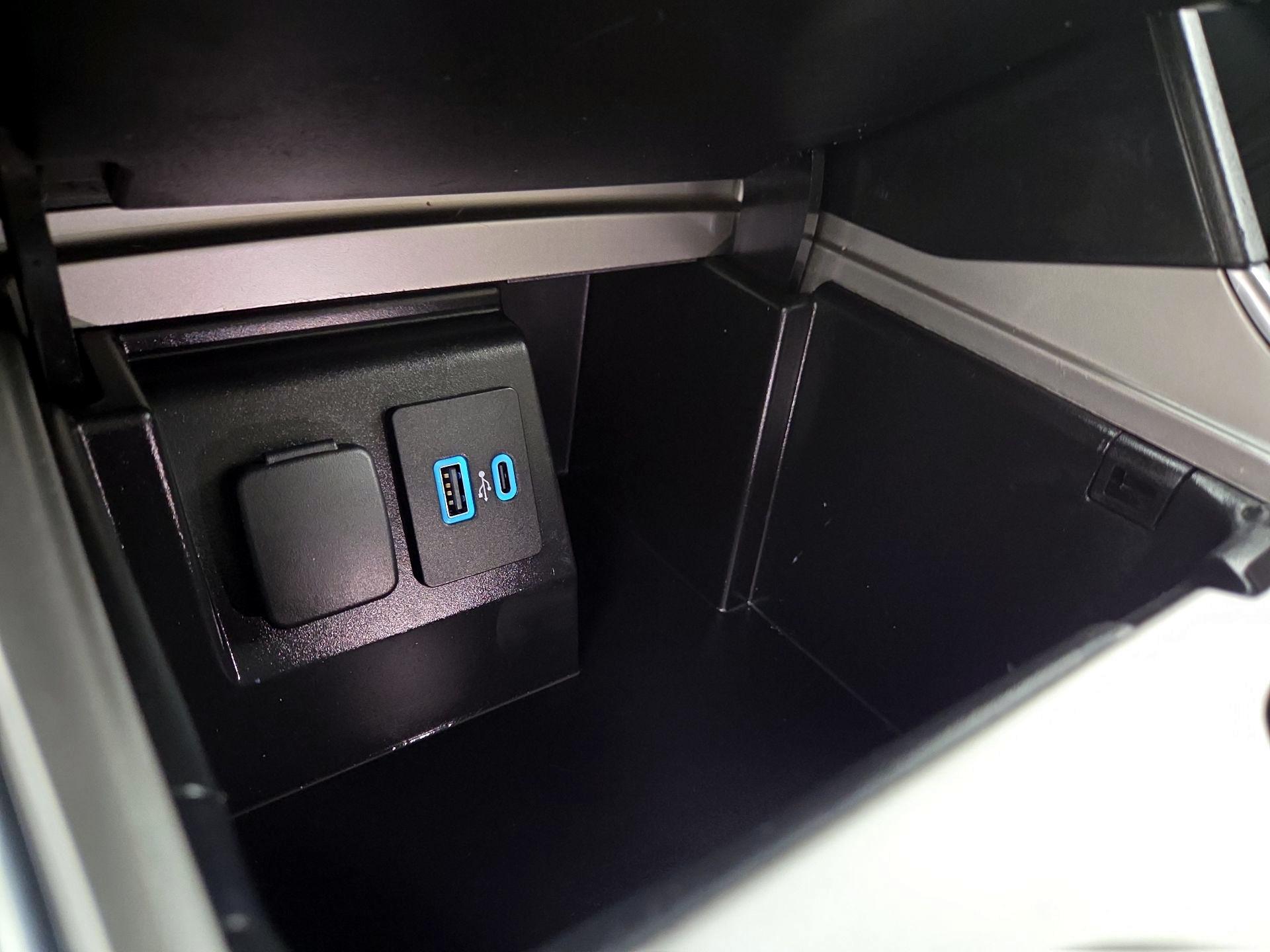 Thumbnail: 2021 Ford Explorer - 18