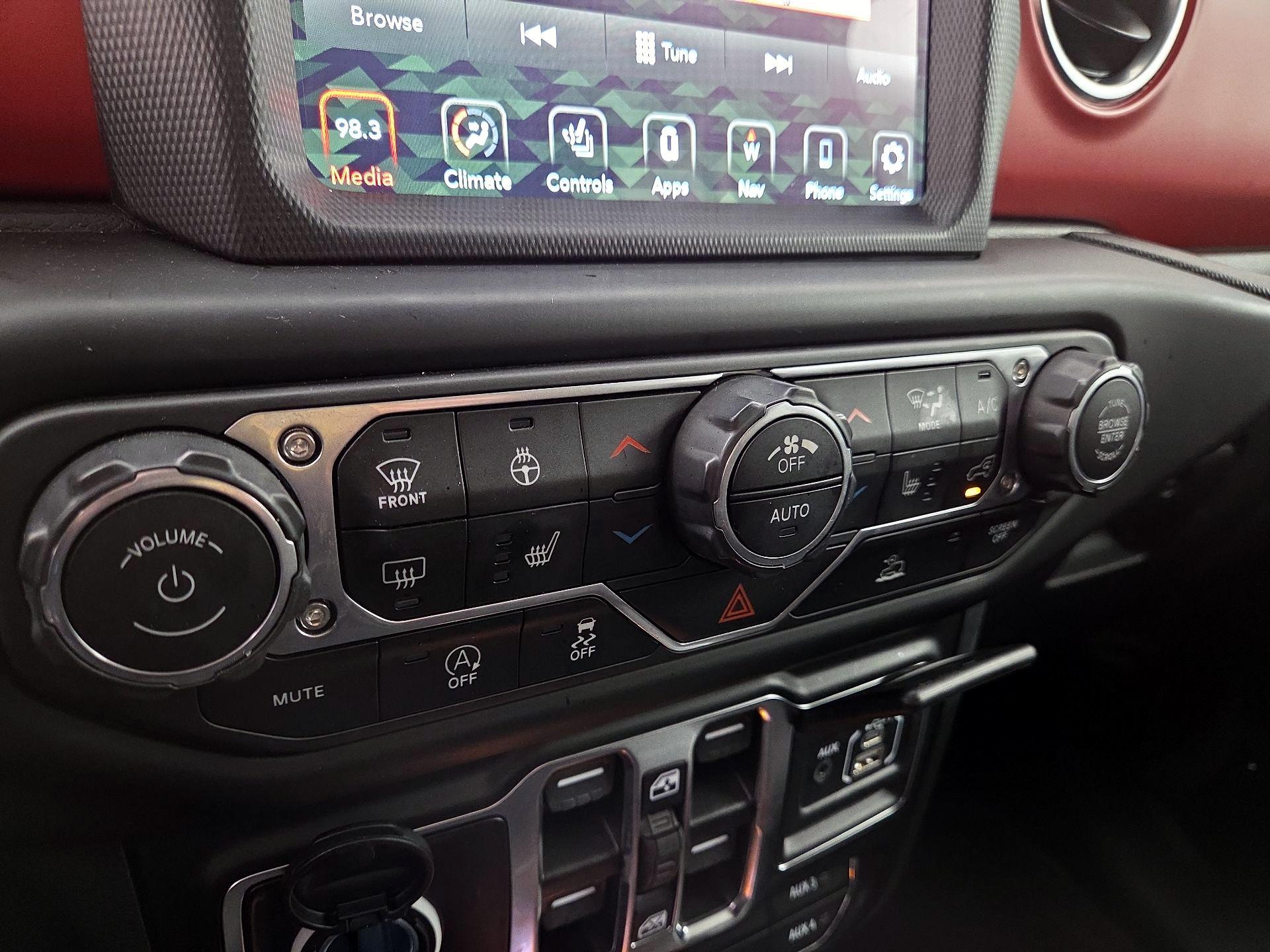 Thumbnail: 2023 Jeep Gladiator - 17