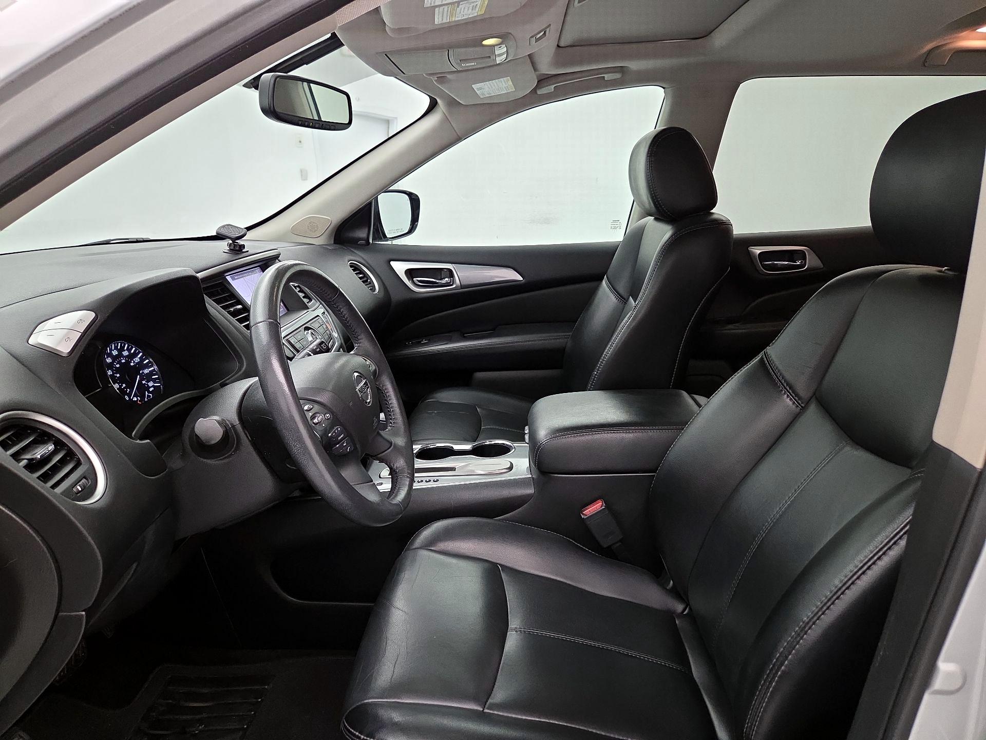 Thumbnail: 2017 Nissan Pathfinder - 11