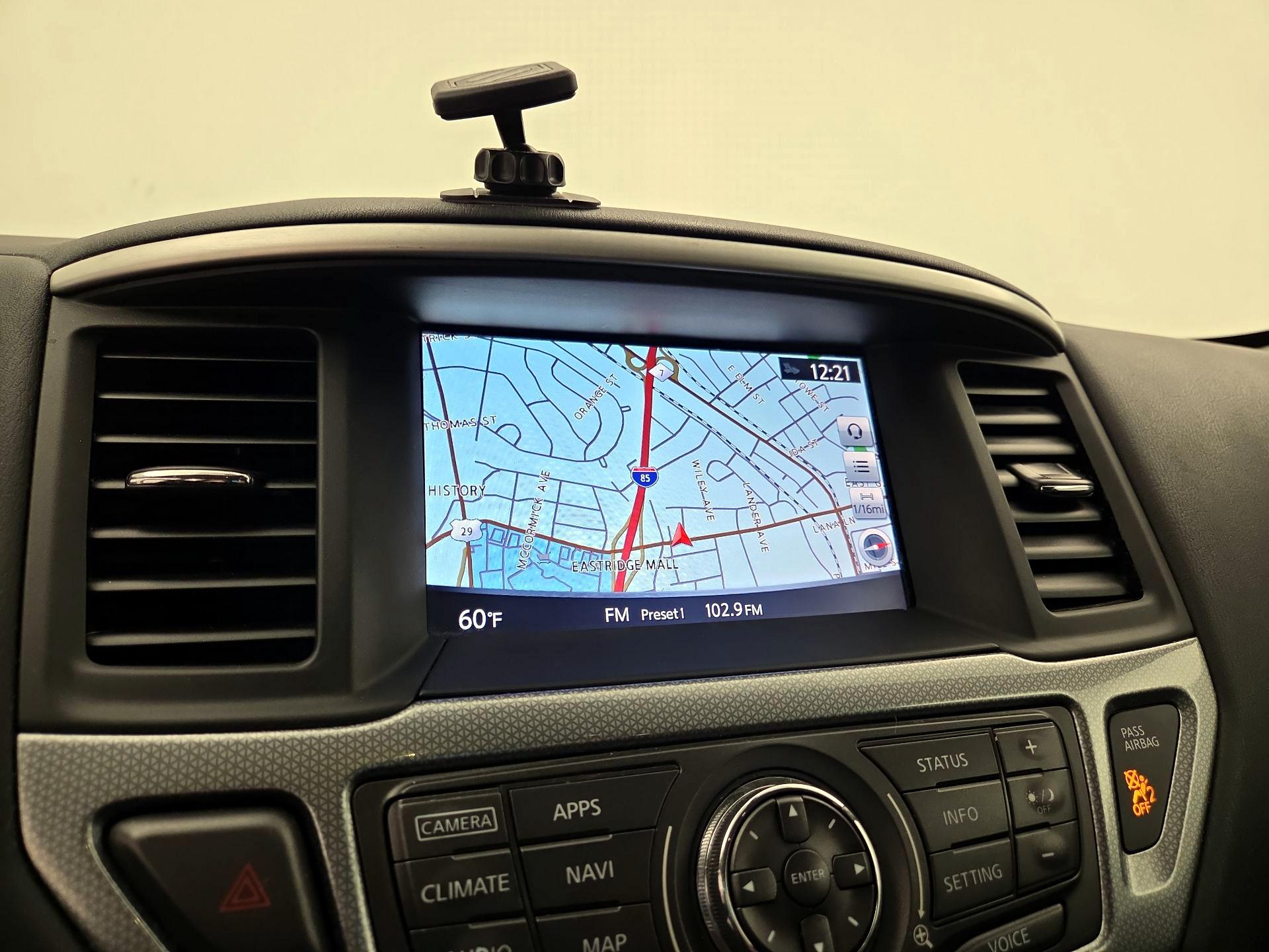 Thumbnail: 2017 Nissan Pathfinder - 14