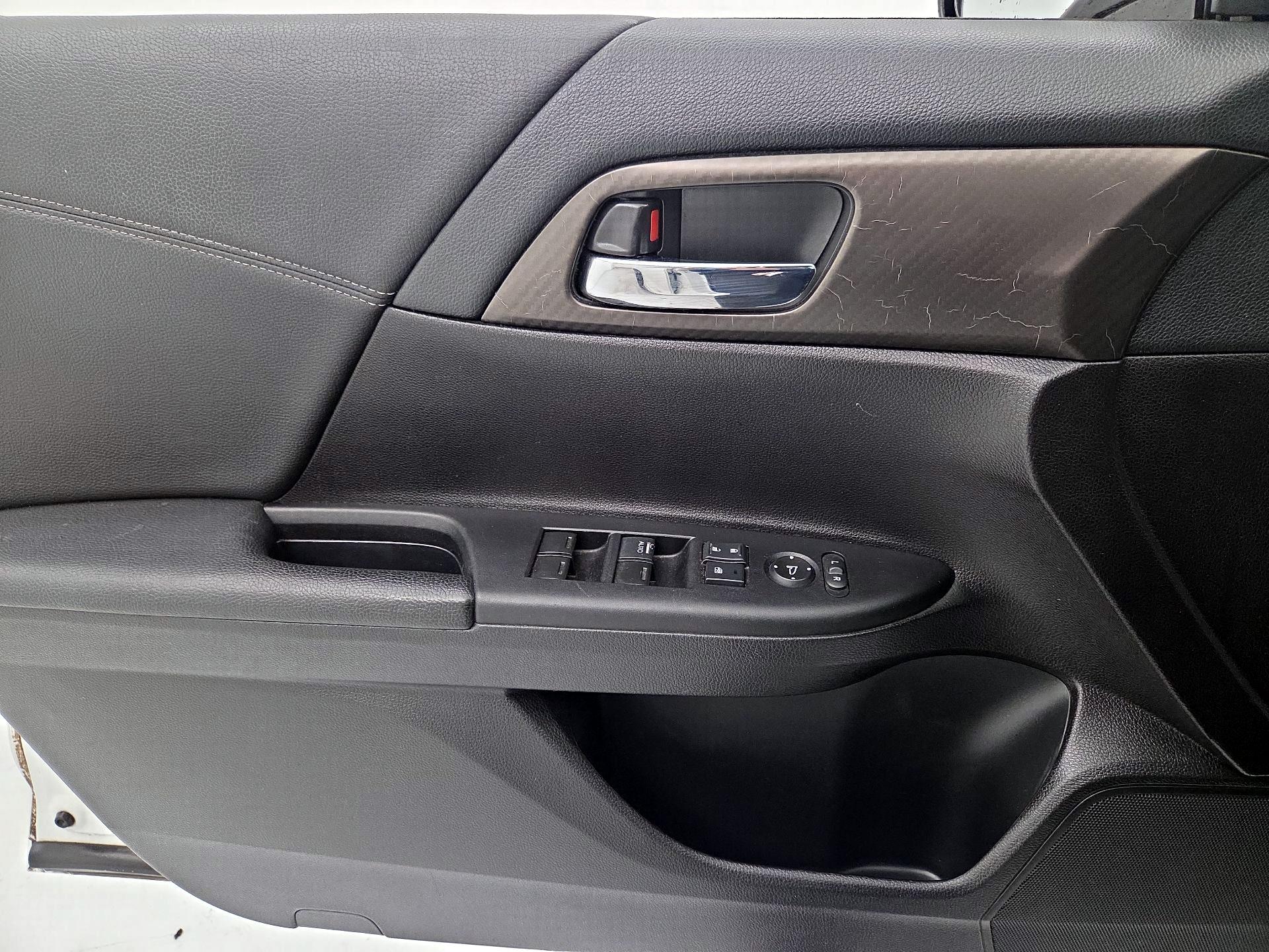 Thumbnail: 2017 Honda Accord - 12