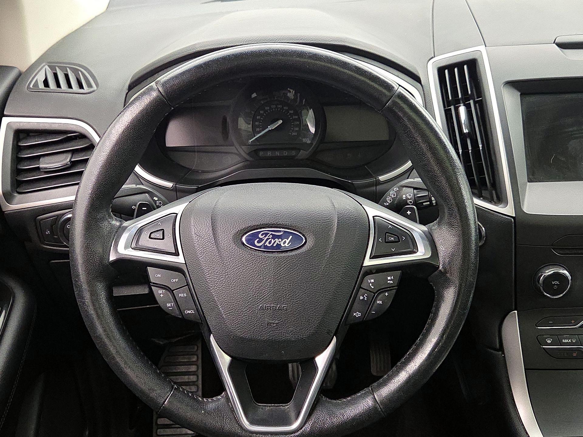 Thumbnail: 2016 Ford Edge - 10