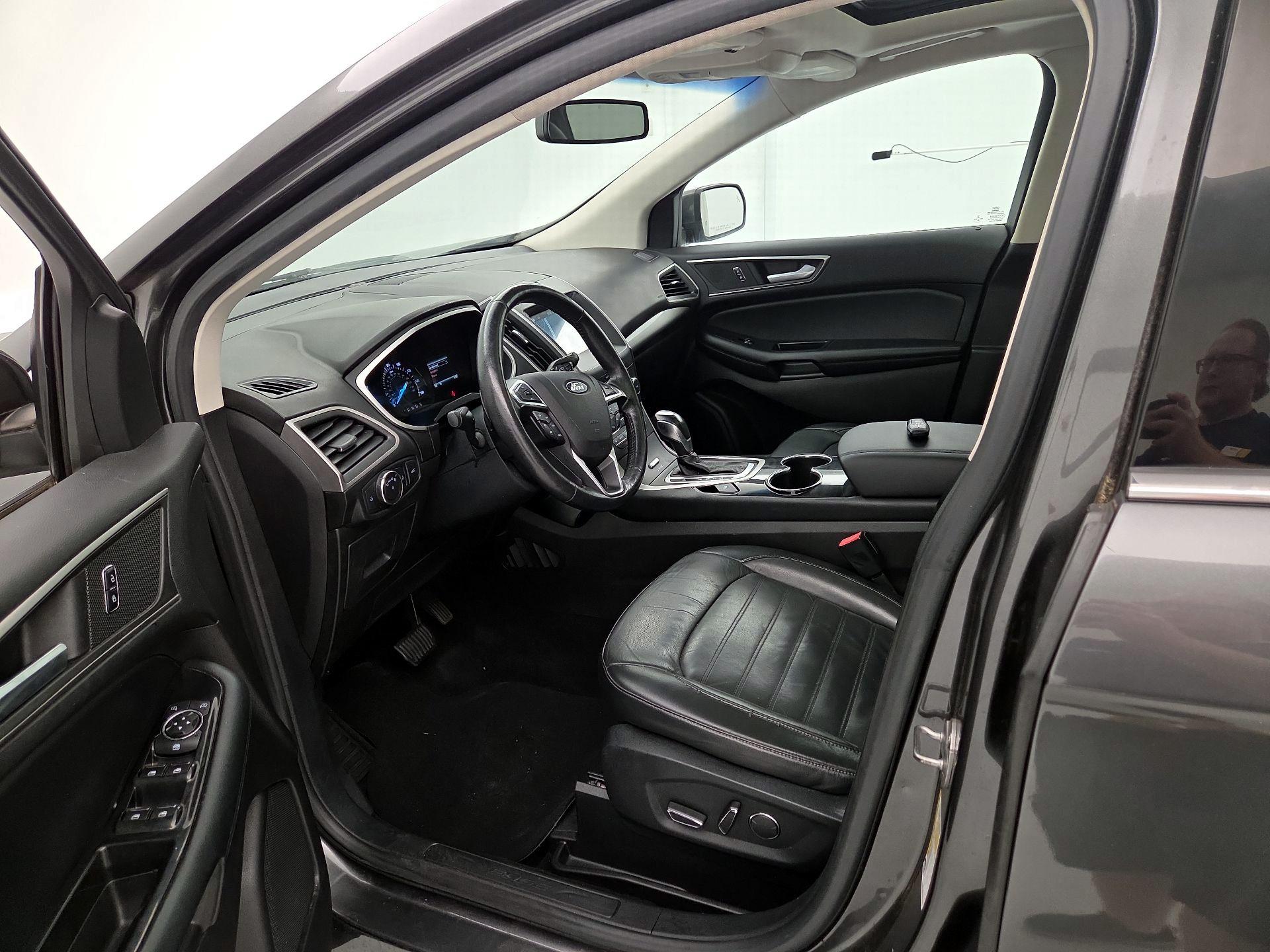 Thumbnail: 2016 Ford Edge - 11