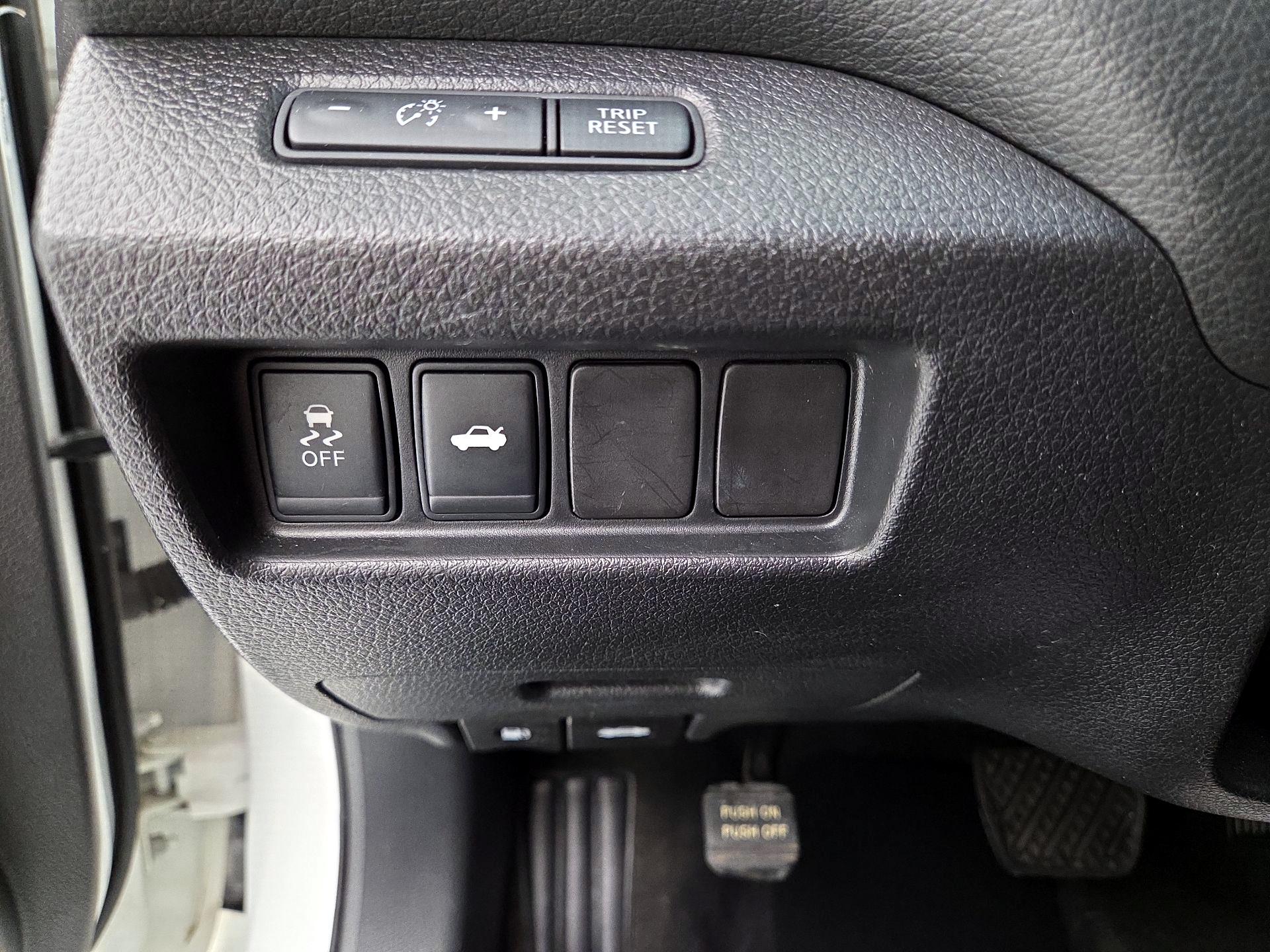 Thumbnail: 2014 Nissan Altima - 13