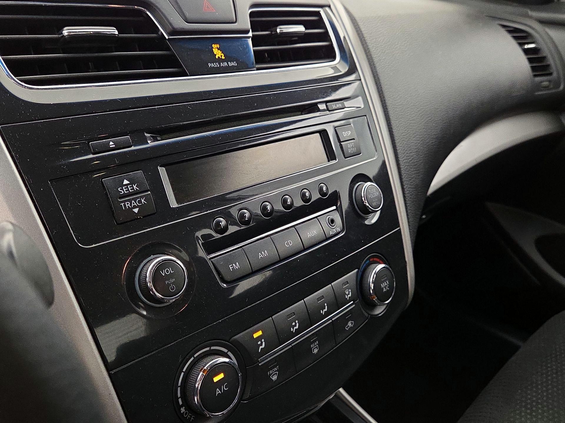 Thumbnail: 2014 Nissan Altima - 14