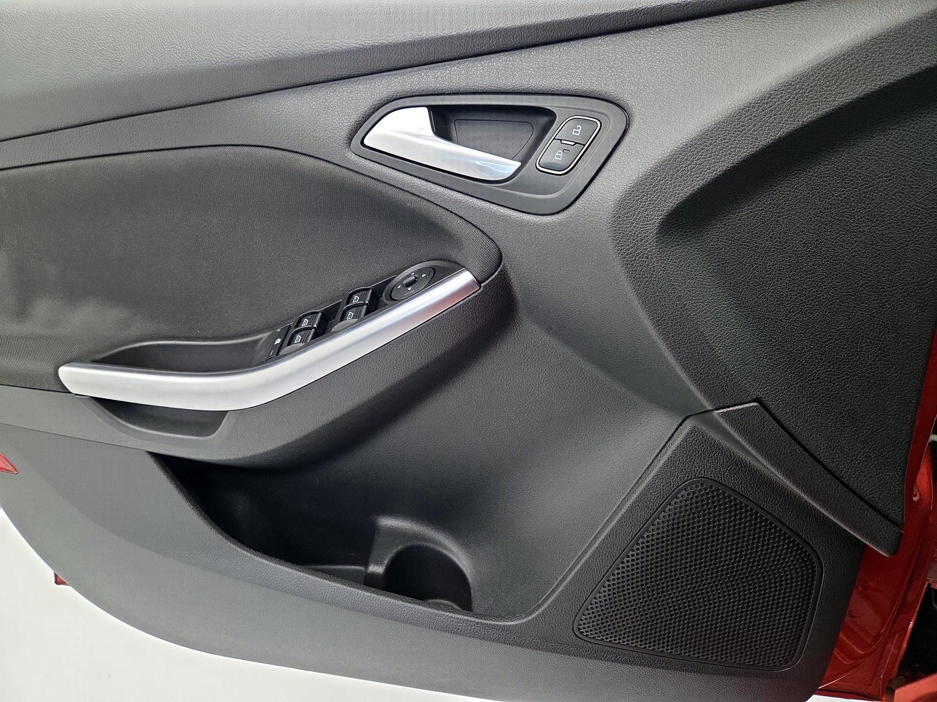 Thumbnail: 2018 Ford Focus - 12