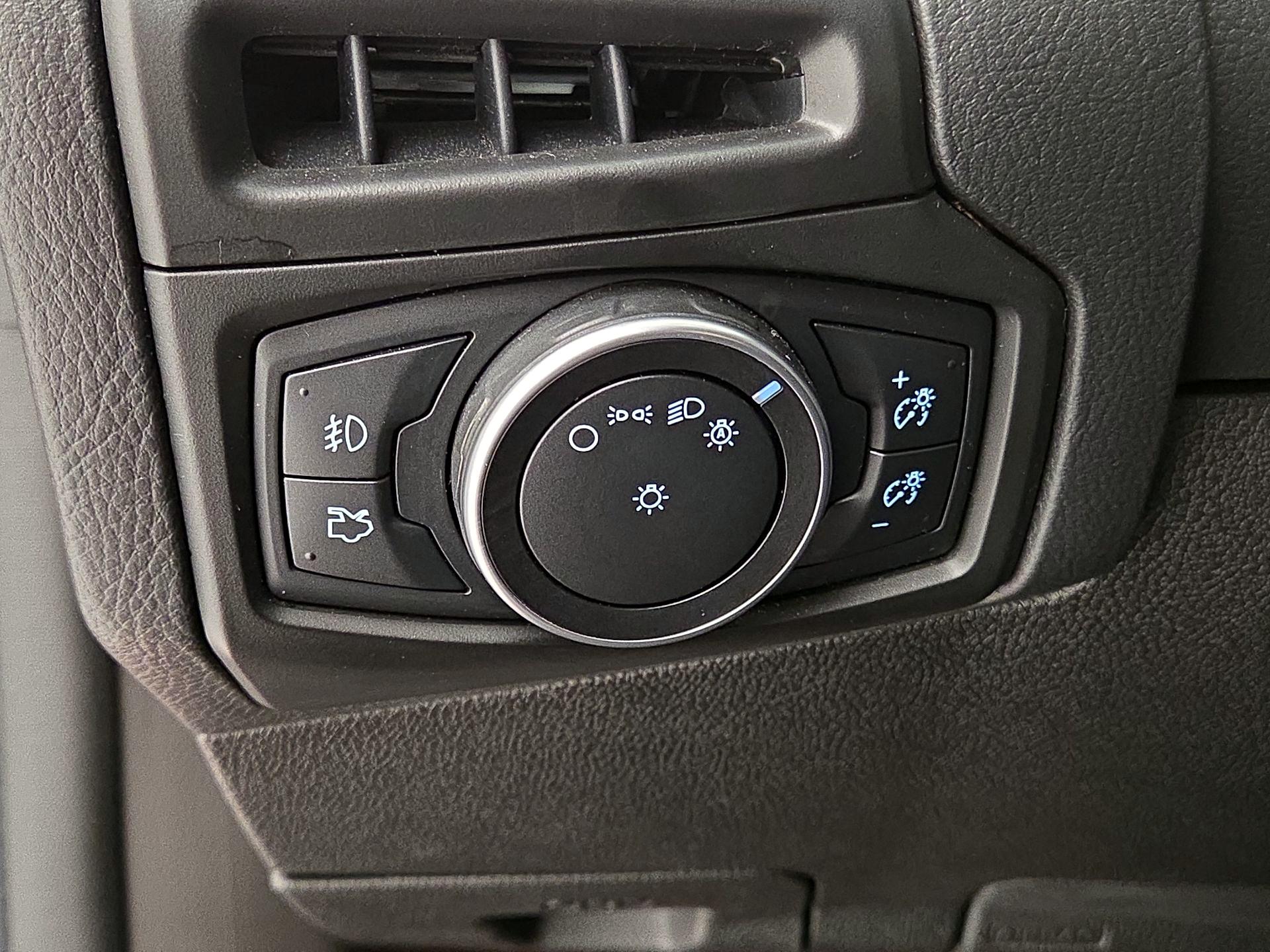 Thumbnail: 2018 Ford Focus - 13