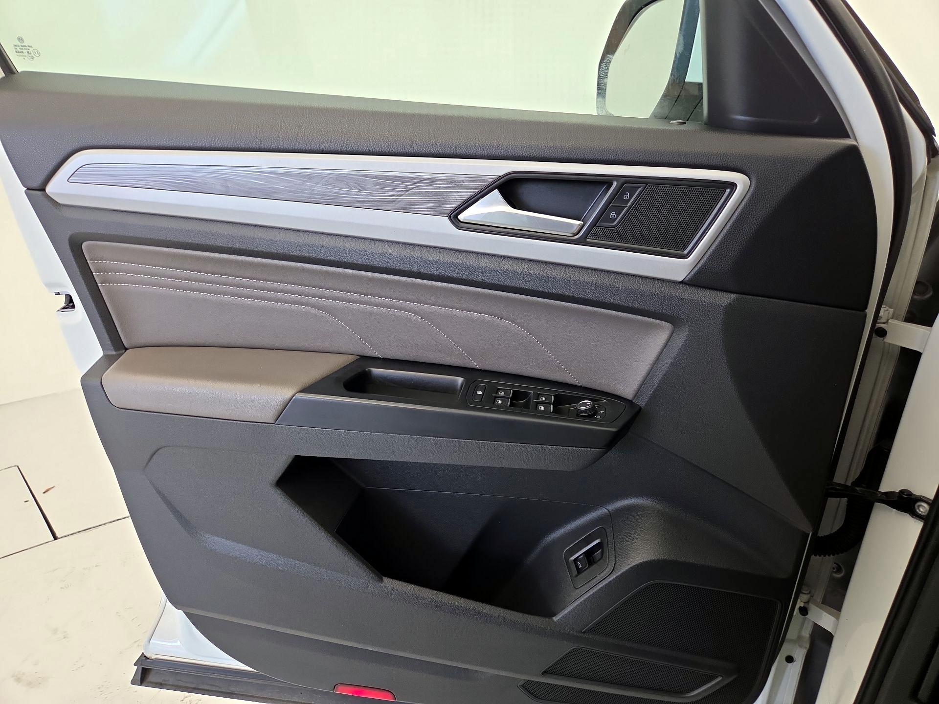 Thumbnail: 2021 Volkswagen Atlas - 12