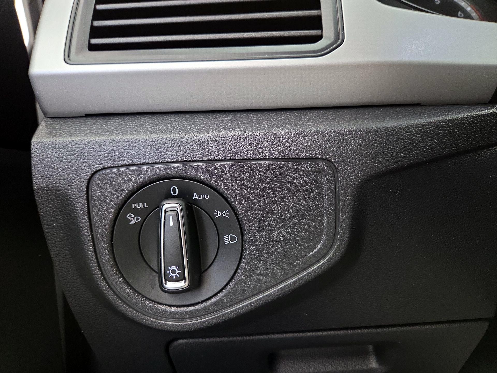 Thumbnail: 2021 Volkswagen Atlas - 13