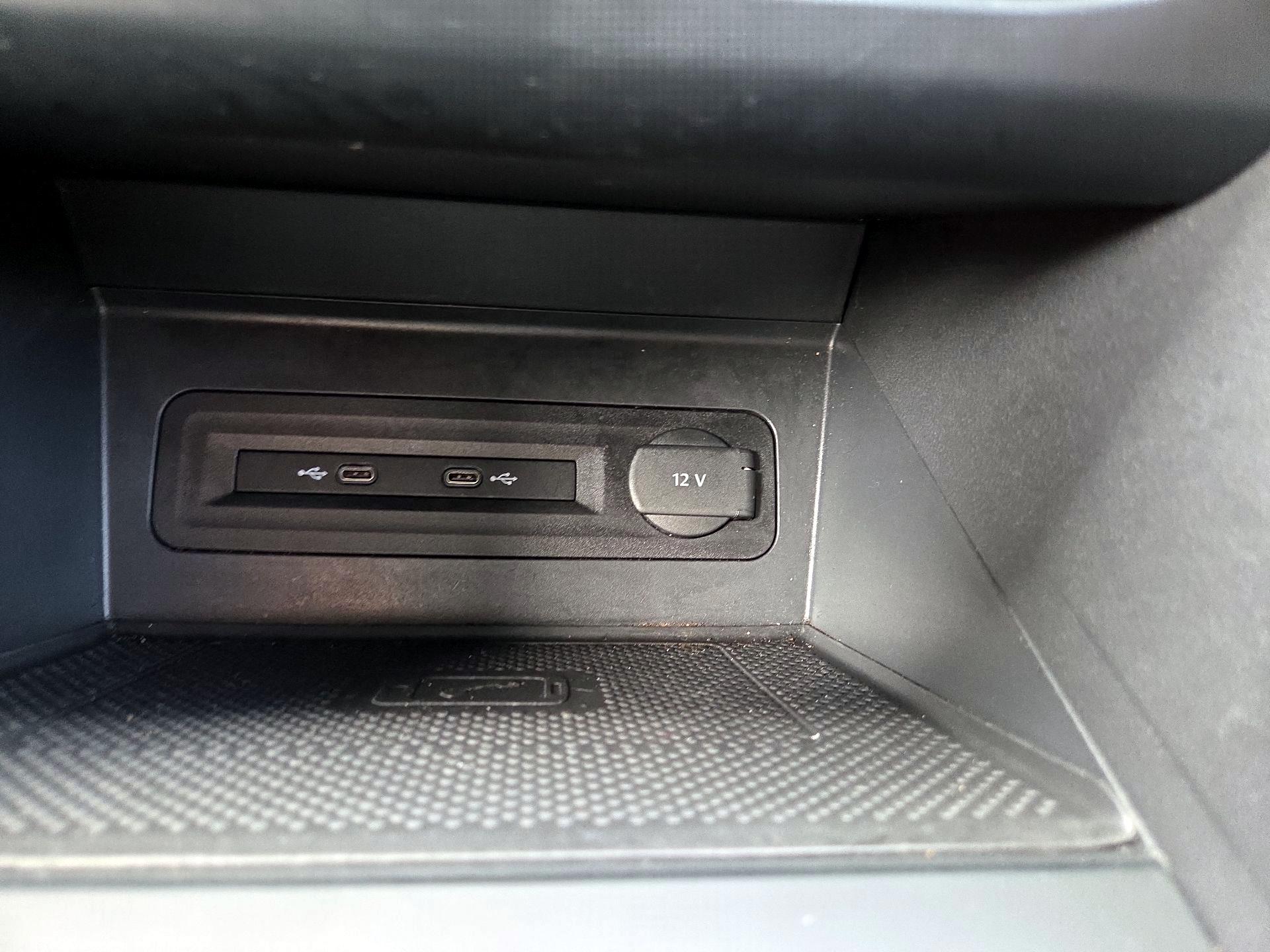 Thumbnail: 2021 Volkswagen Atlas - 18