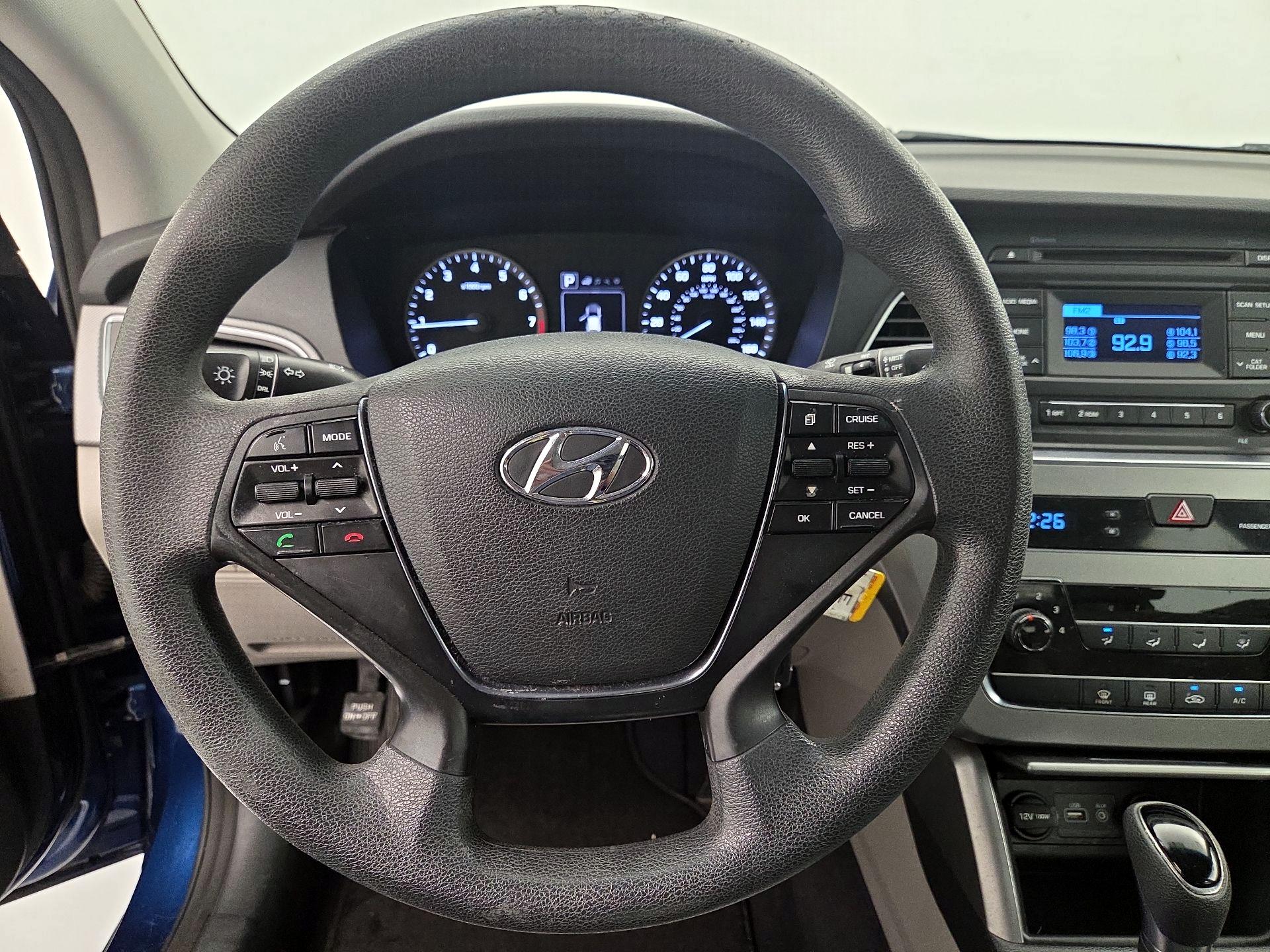 Thumbnail: 2015 Hyundai Sonata - 10