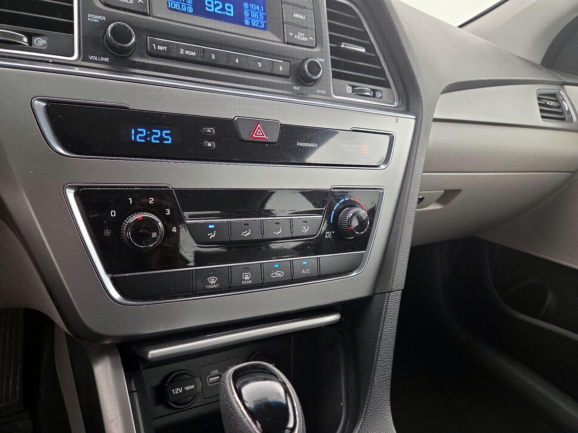 Thumbnail: 2015 Hyundai Sonata - 15