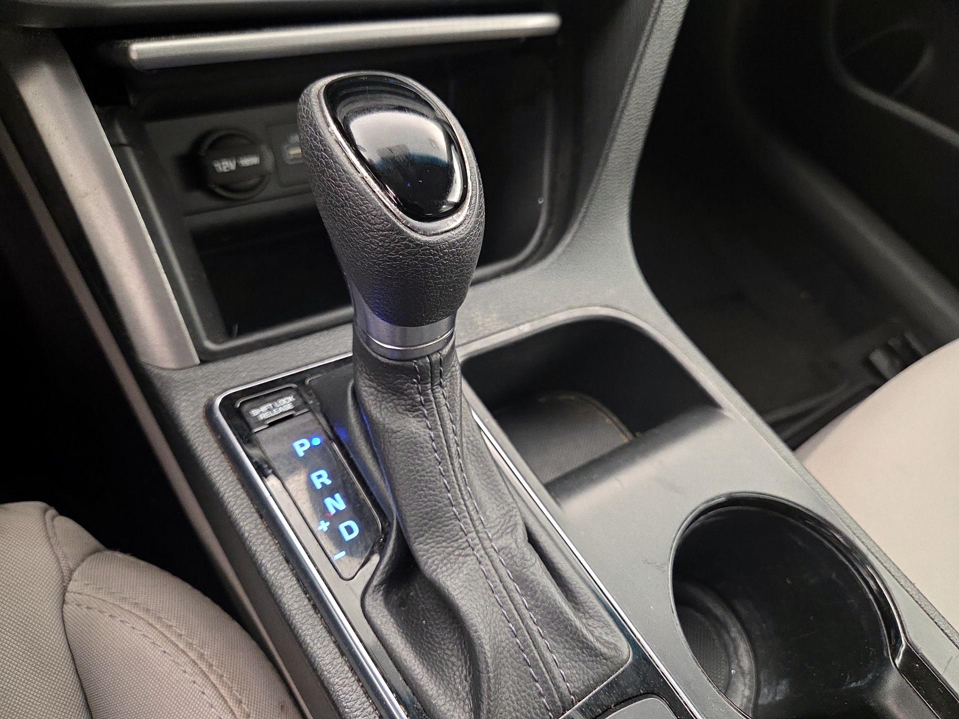 Thumbnail: 2015 Hyundai Sonata - 16