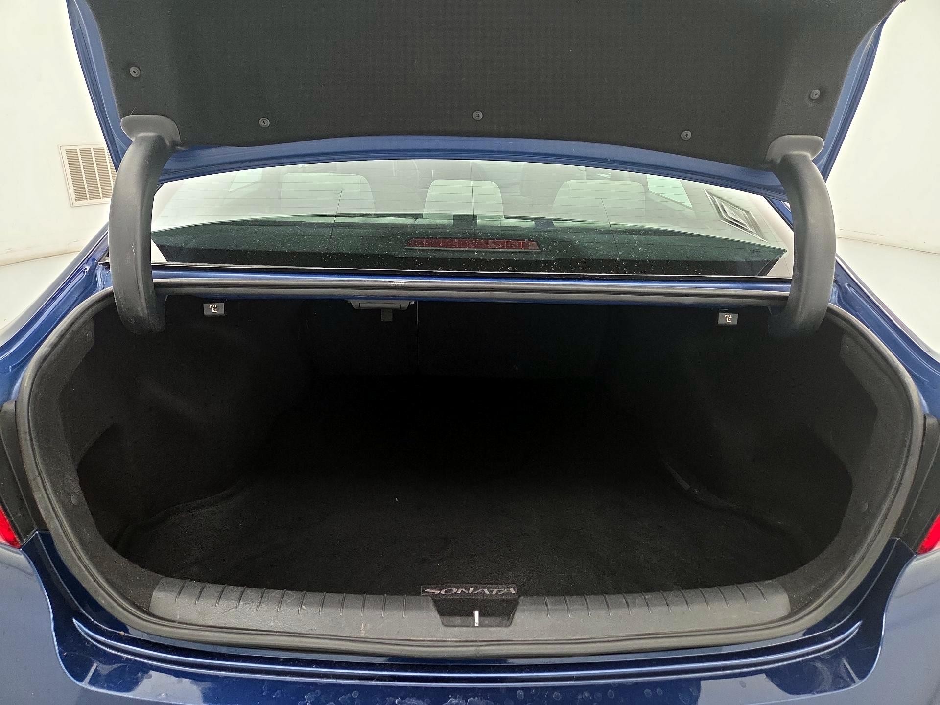 Thumbnail: 2015 Hyundai Sonata - 19