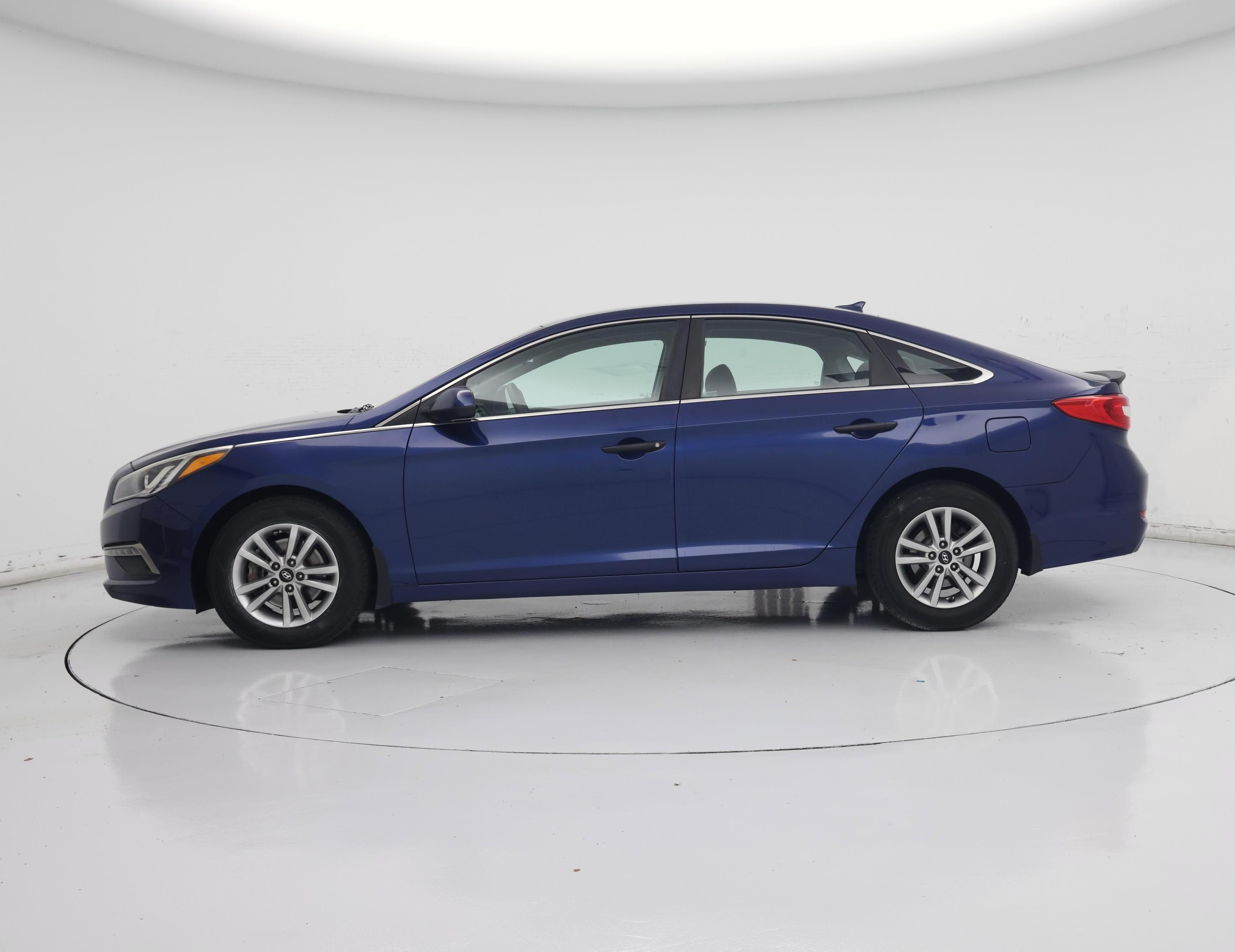 Thumbnail: 2015 Hyundai Sonata - 3