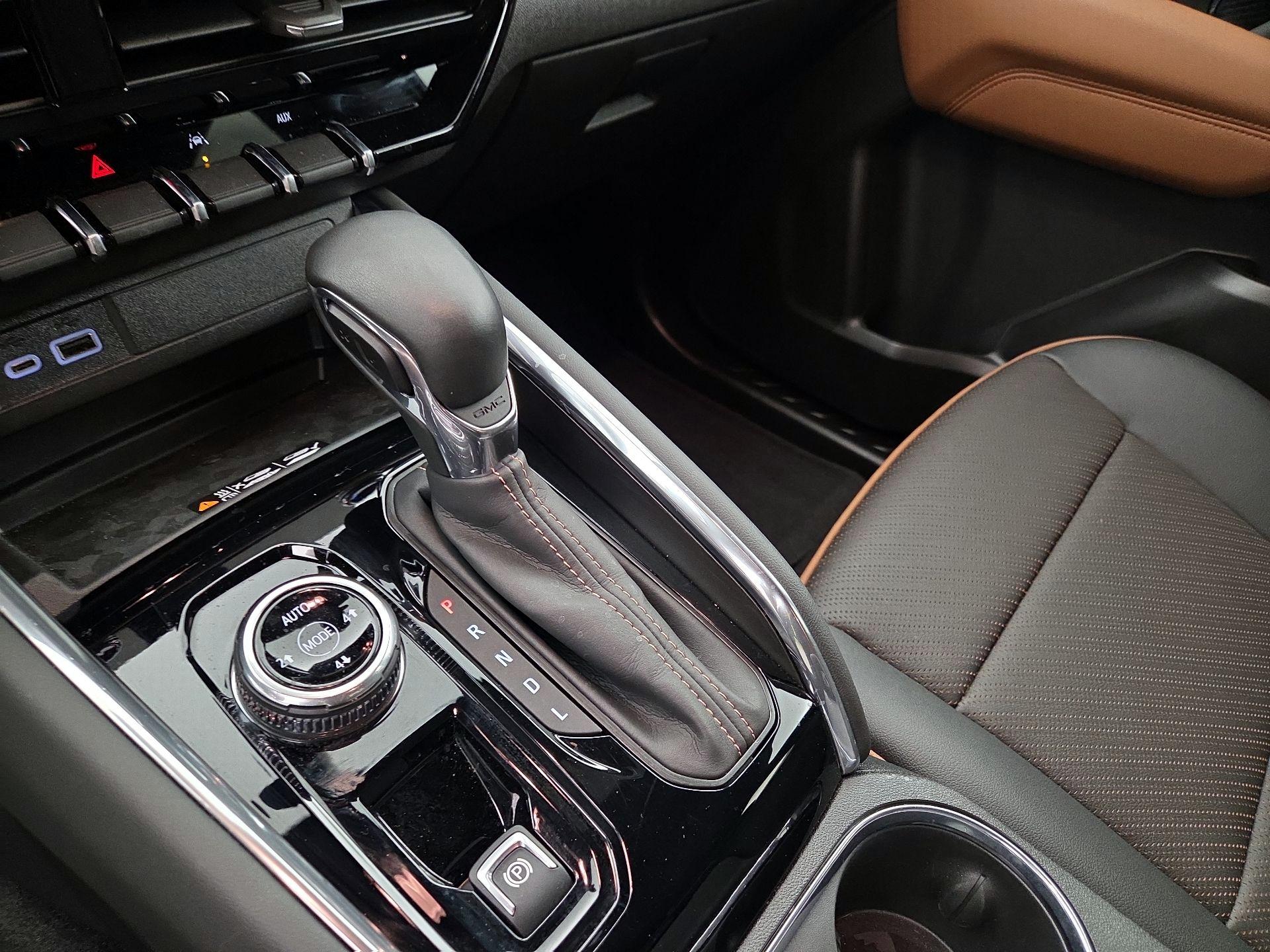 Thumbnail: 2025 GMC Canyon - 16